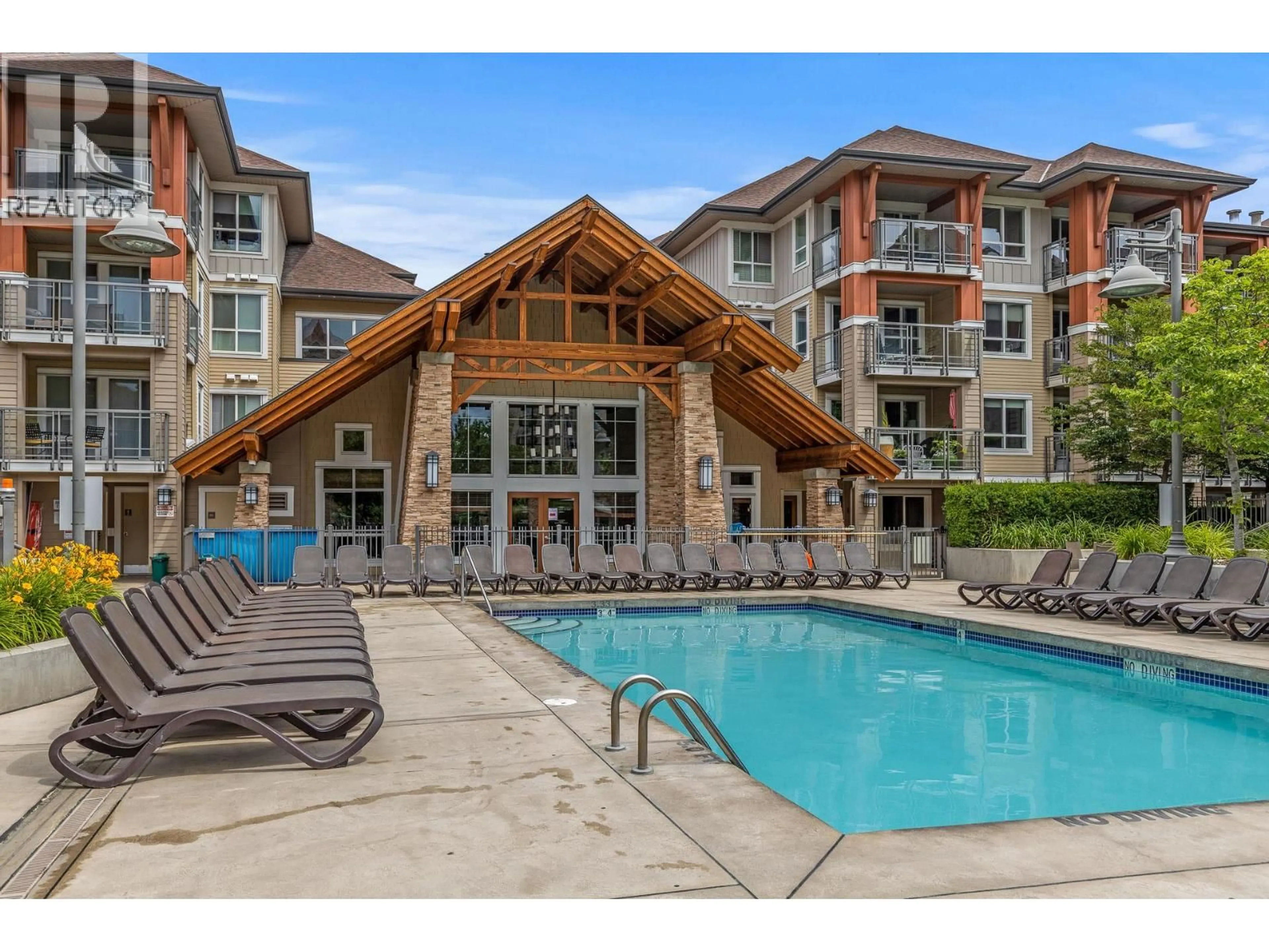 Pool for 210 - 1093 SUNSET DRIVE, Kelowna British Columbia V1Y9Z4