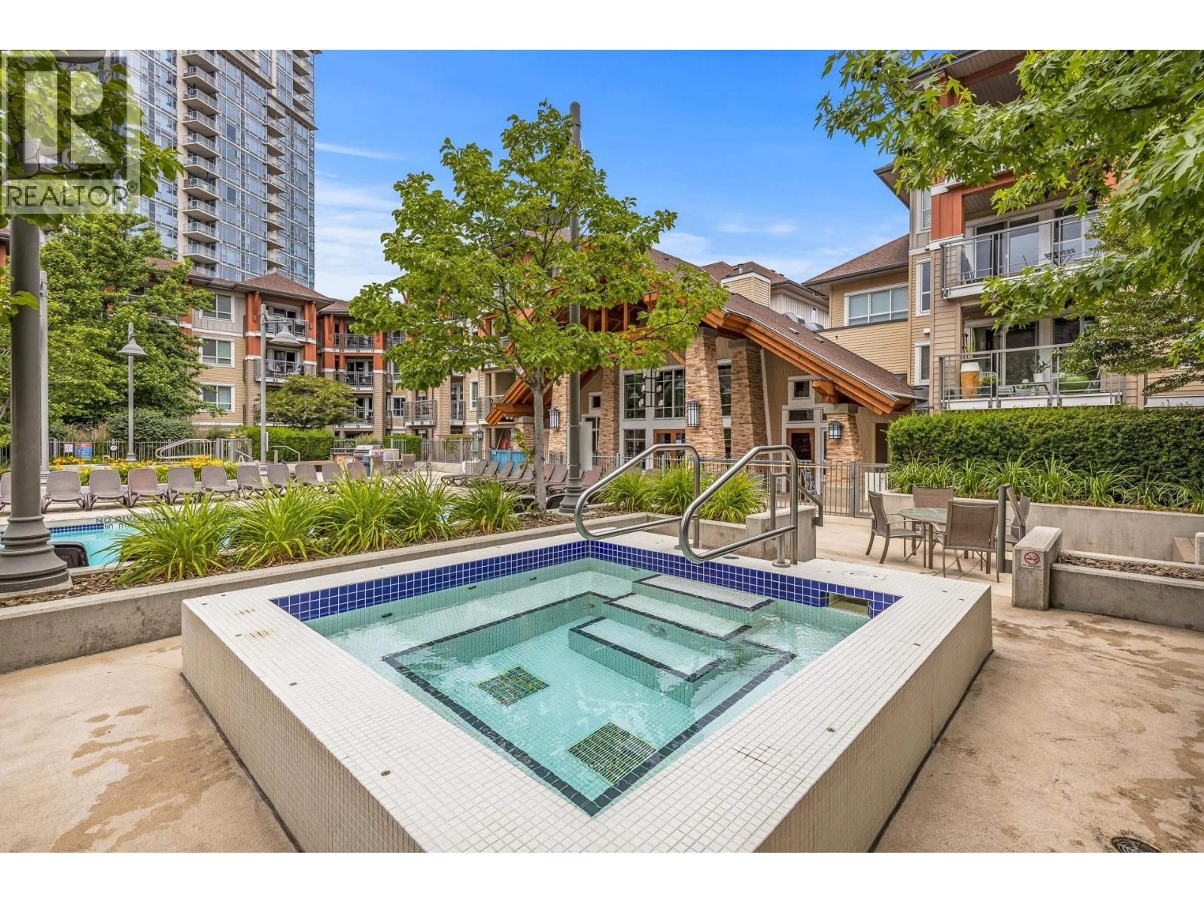 Pool for 210 - 1093 SUNSET DRIVE, Kelowna British Columbia V1Y9Z4