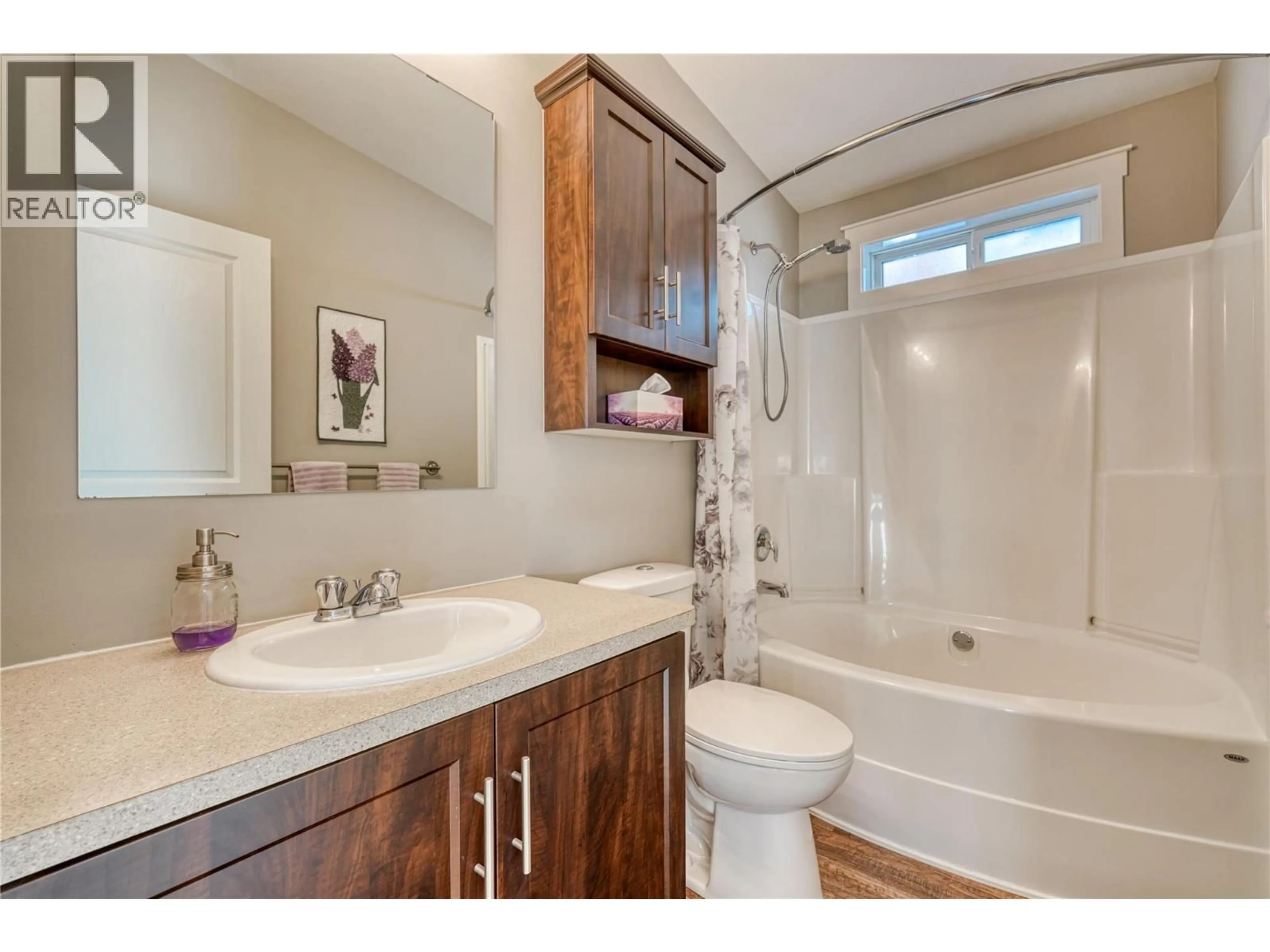 Standard bathroom, ceramic/tile floor for 189 RESOLUTE ROAD, Kaleden British Columbia V0H1N6