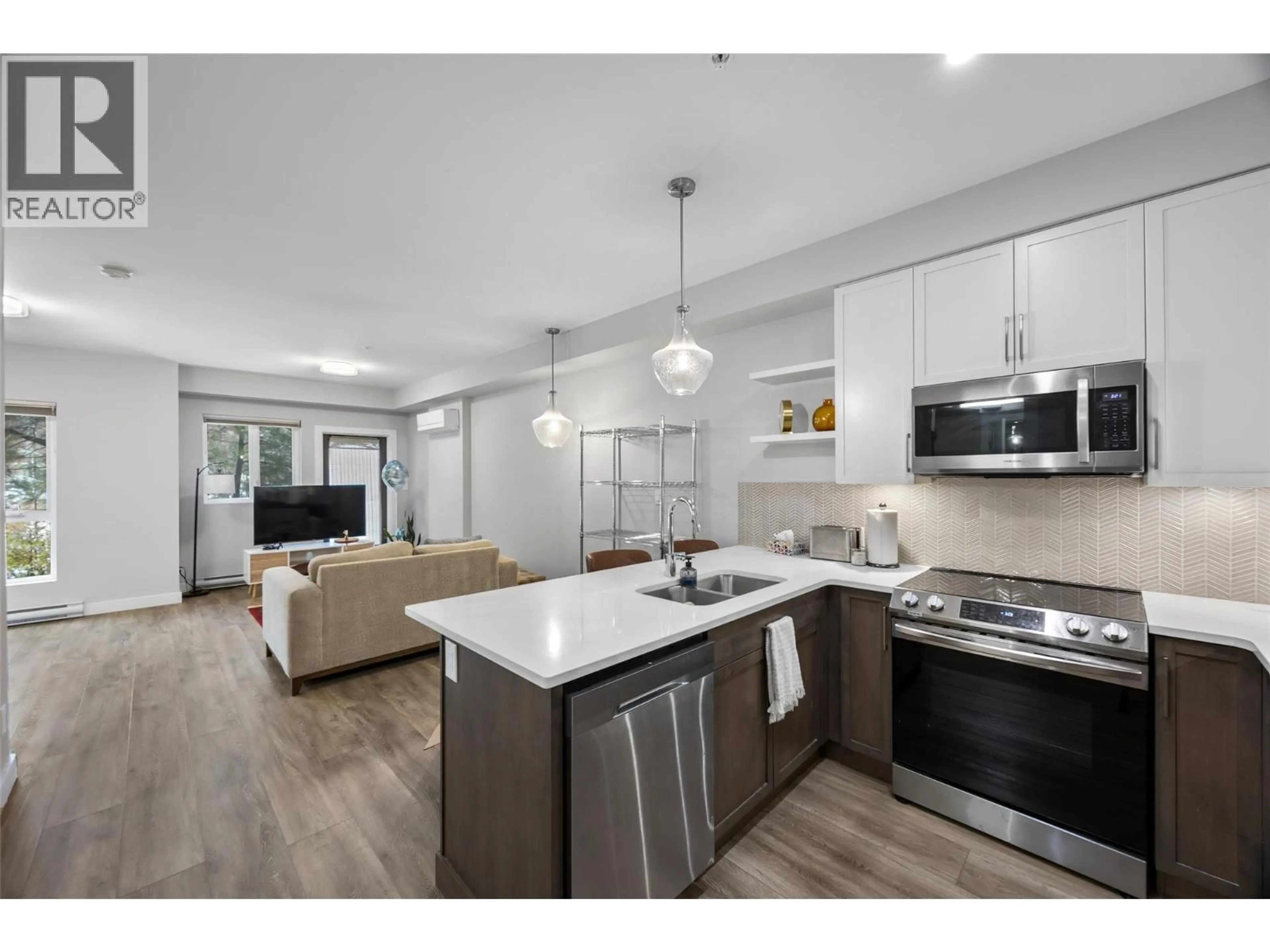 Open concept kitchen, unknown for 105 - 875 UNIVERSITY DRIVE, Kamloops British Columbia V2C0J8