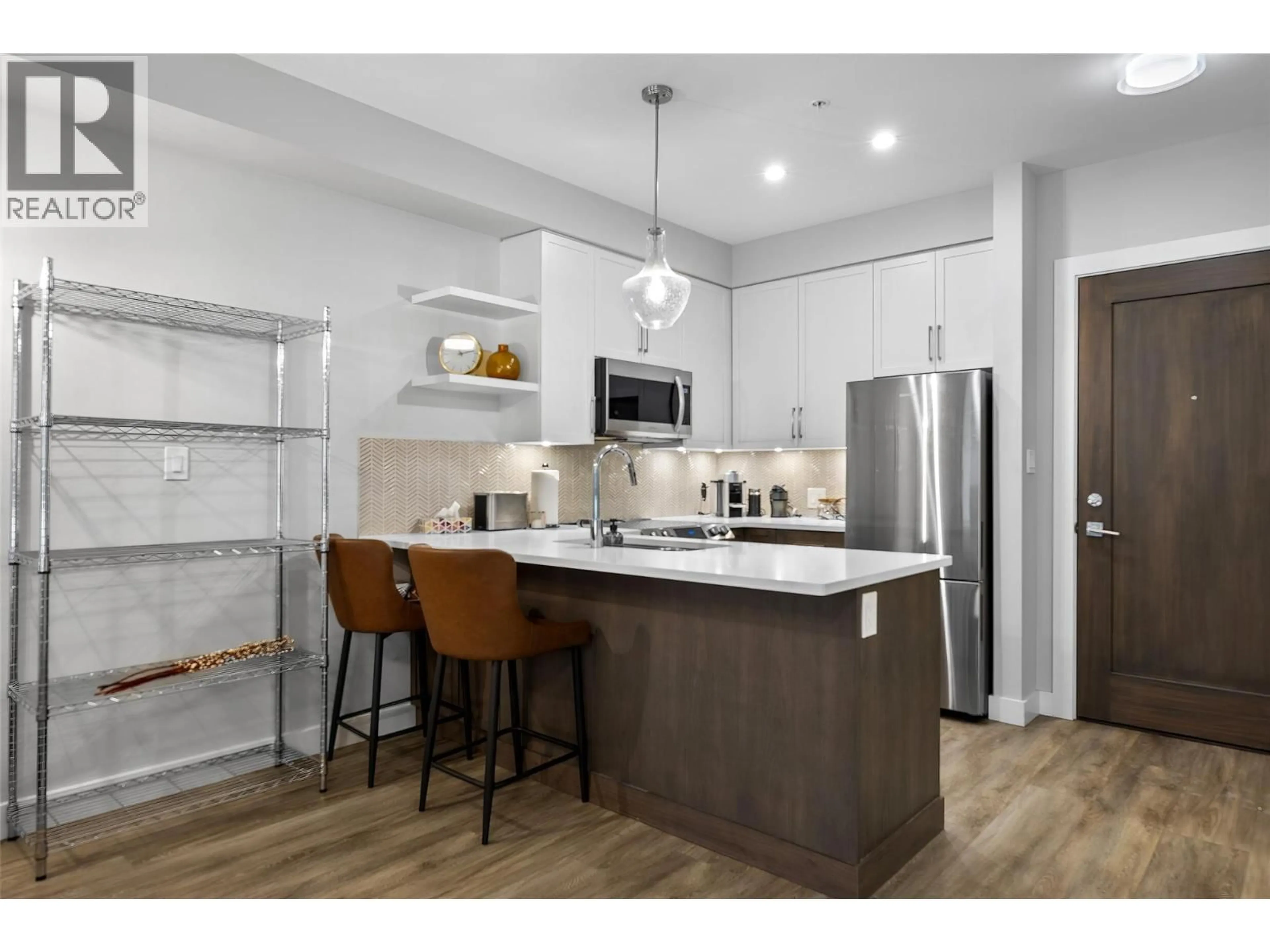 Open concept kitchen, unknown for 105 - 875 UNIVERSITY DRIVE, Kamloops British Columbia V2C0J8