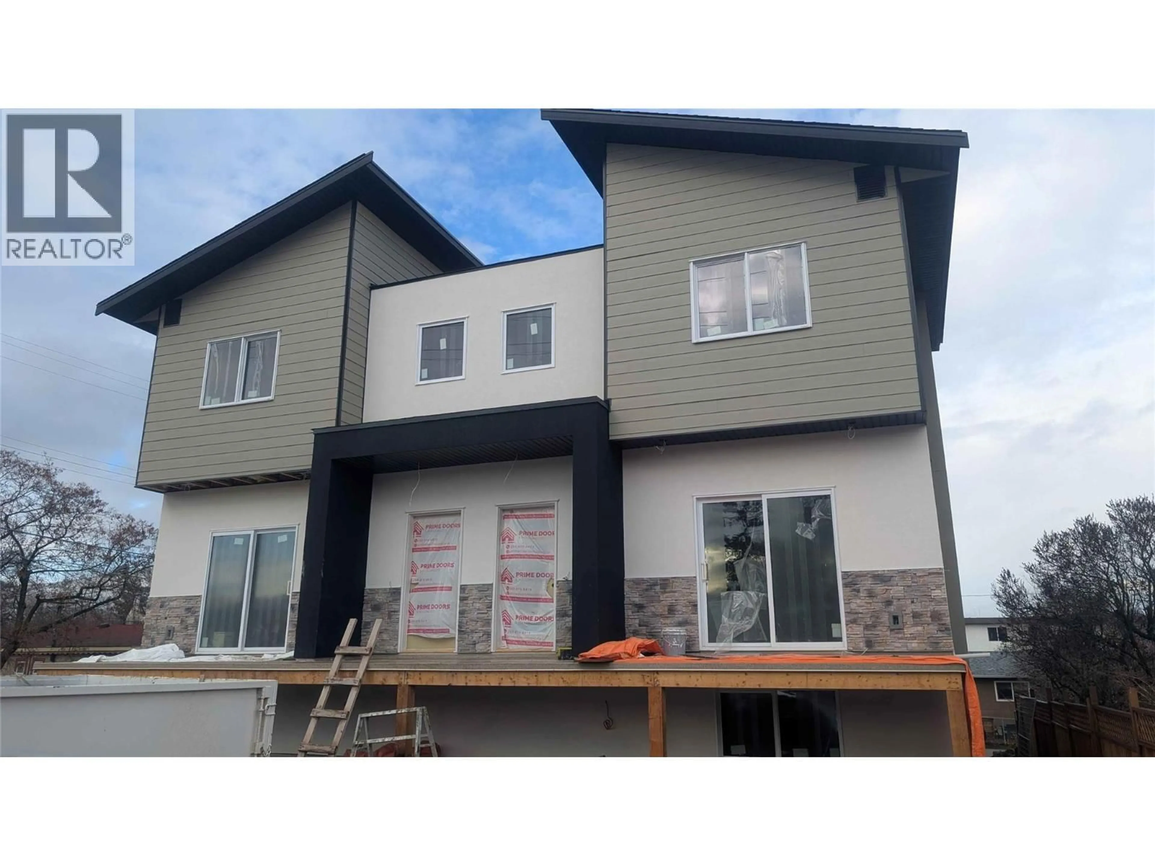 Home with vinyl exterior material, building for 3109 15TH AVENUE, Vernon British Columbia V1T5G7