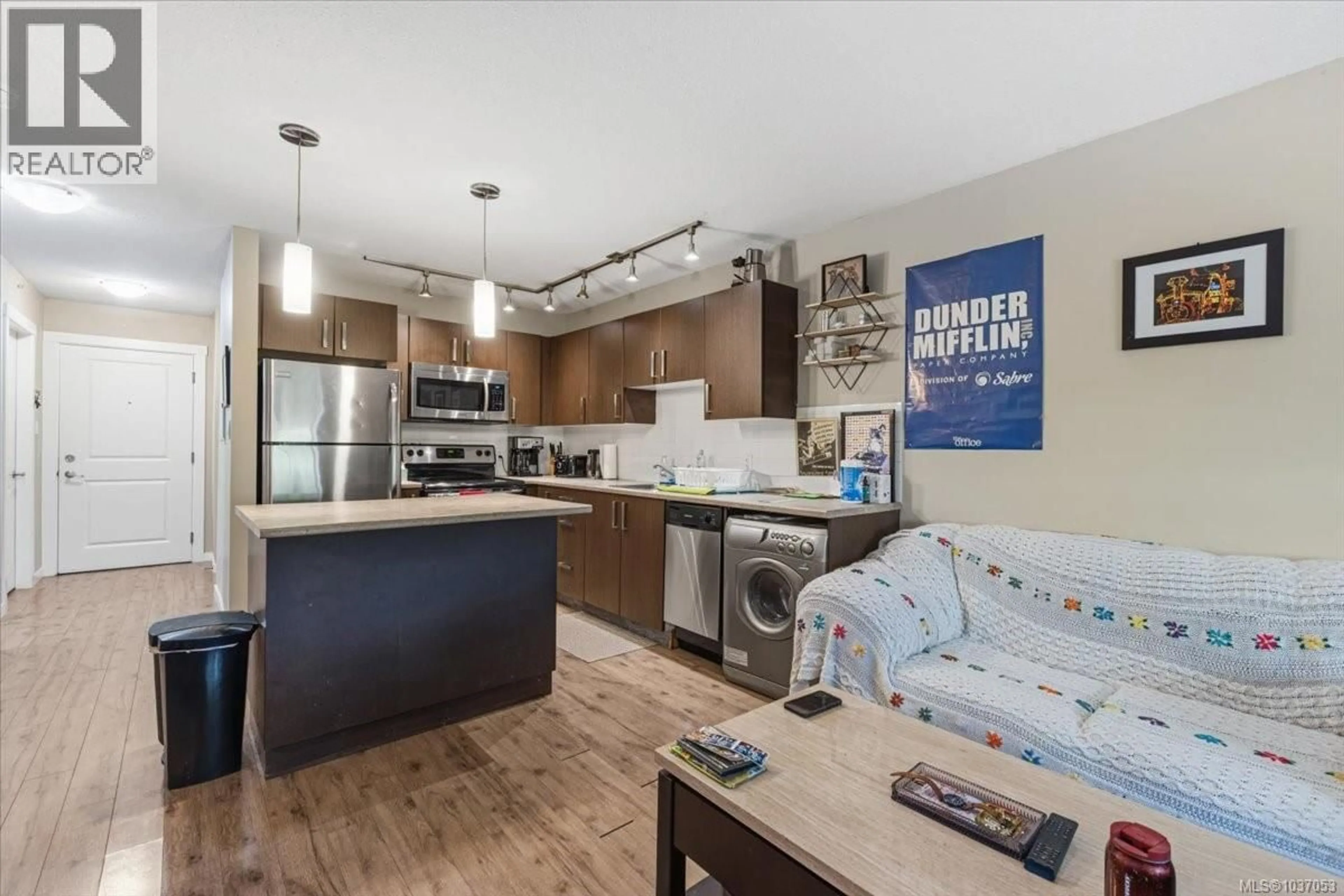 Open concept kitchen, unknown for 102 - 1600 CASPERS WAY, Nanaimo British Columbia V9S1K1