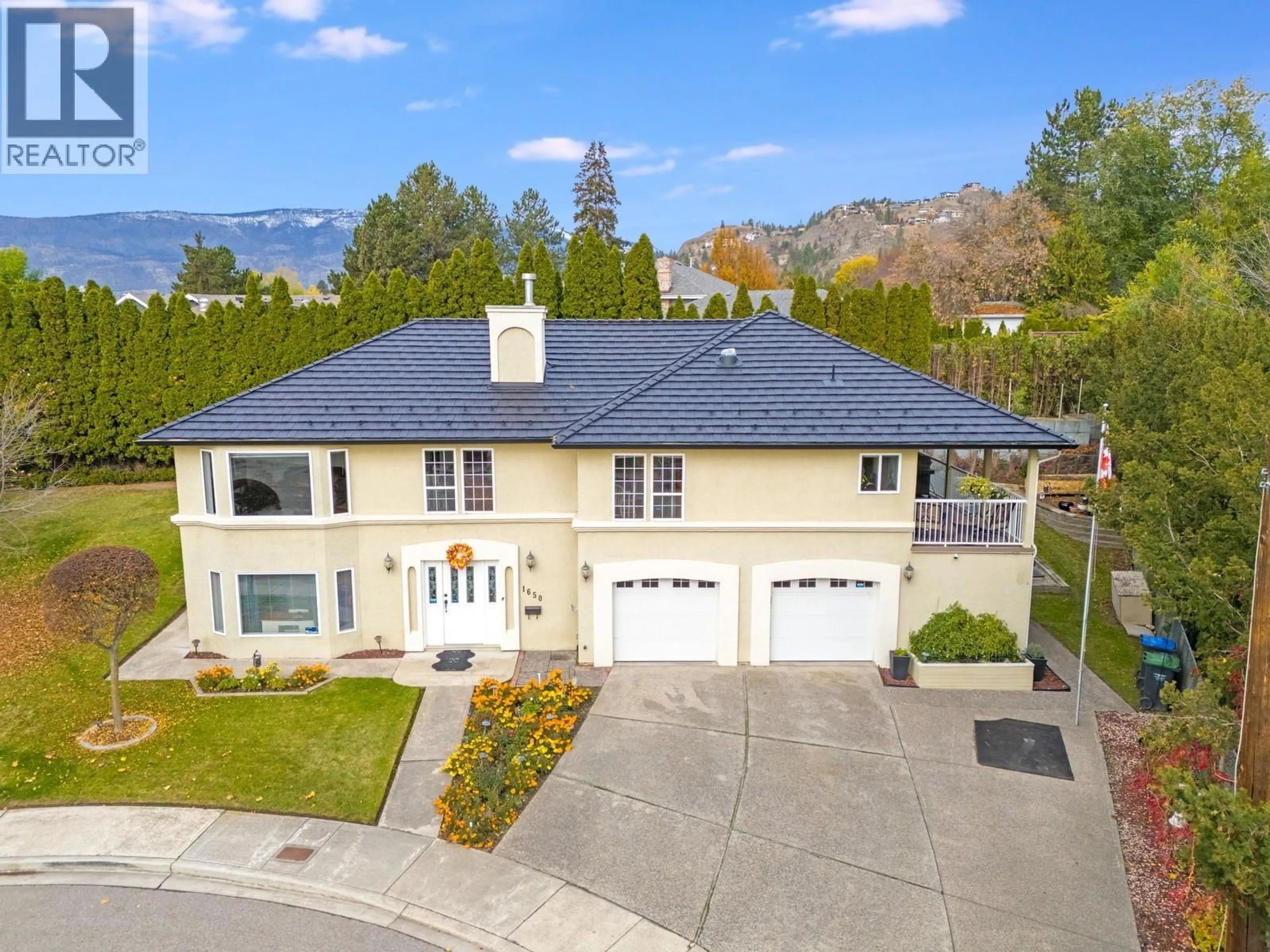 A pic from outside/outdoor area/front of a property/back of a property/a pic from drone, unknown for 1650 HIGHLAND DRIVE NORTH, Kelowna British Columbia V1Y4K8