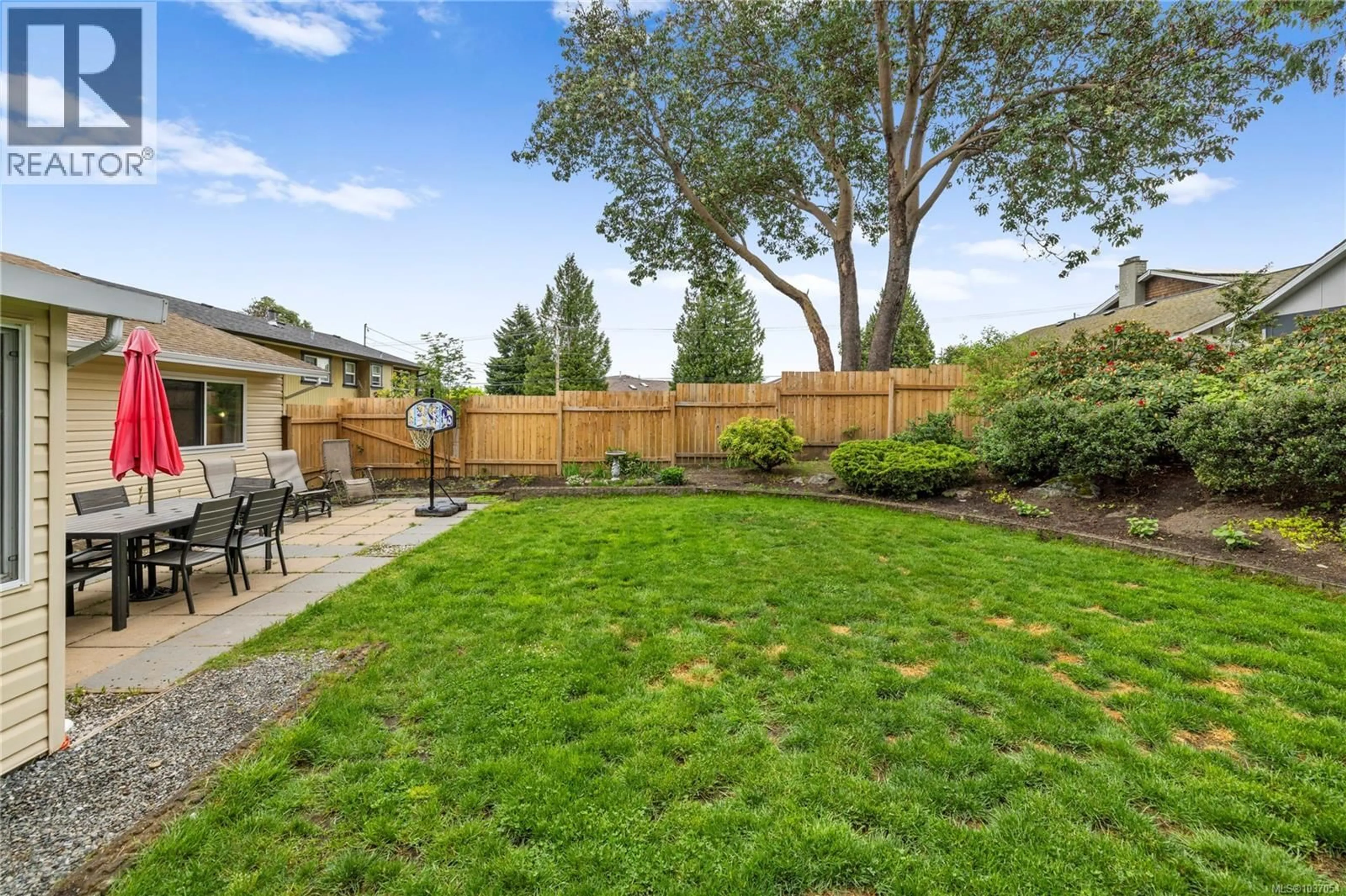 Patio, mountain view for 6413 DOVER ROAD, Nanaimo British Columbia V9V1A7