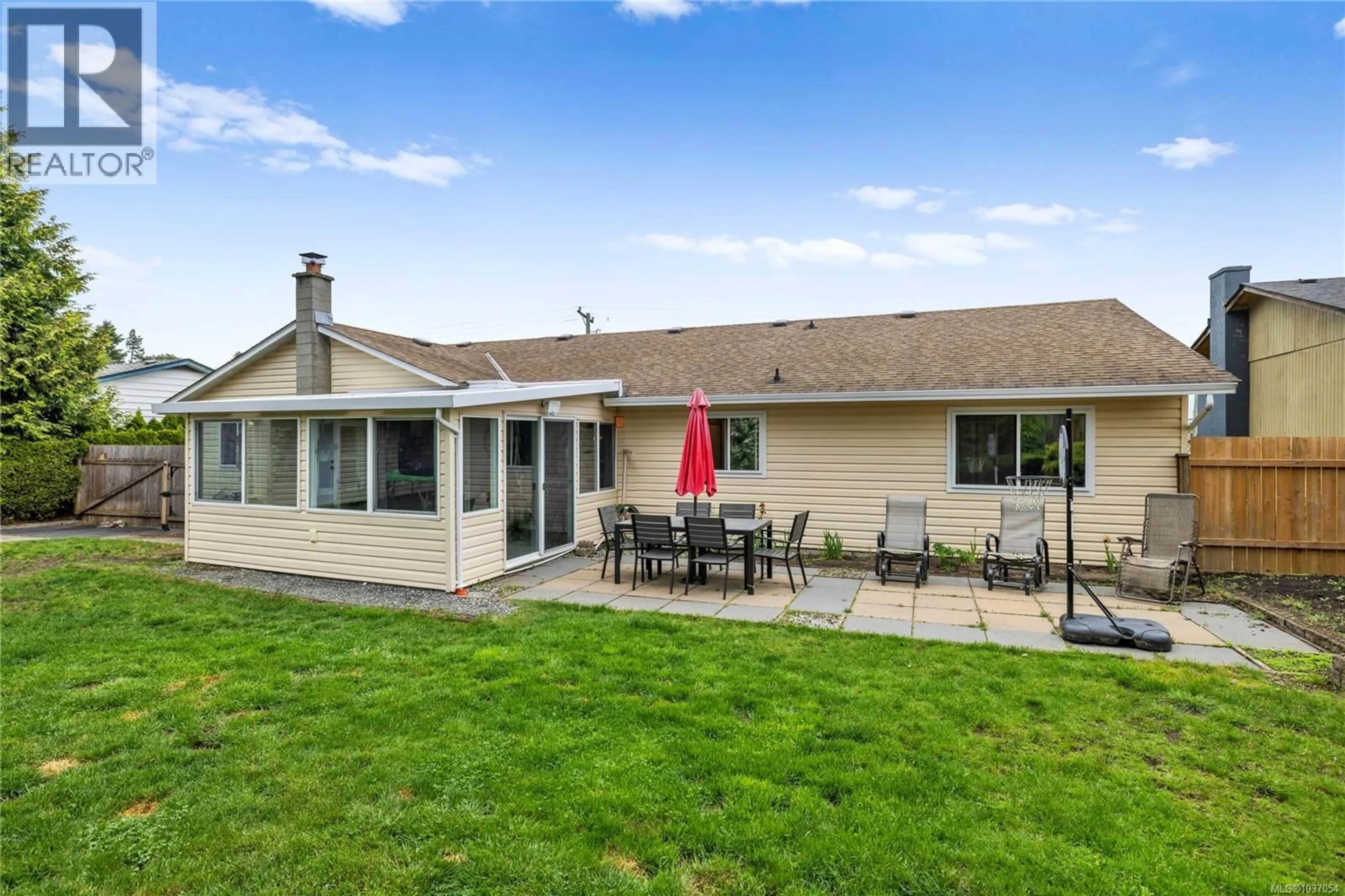Patio, unknown for 6413 DOVER ROAD, Nanaimo British Columbia V9V1A7