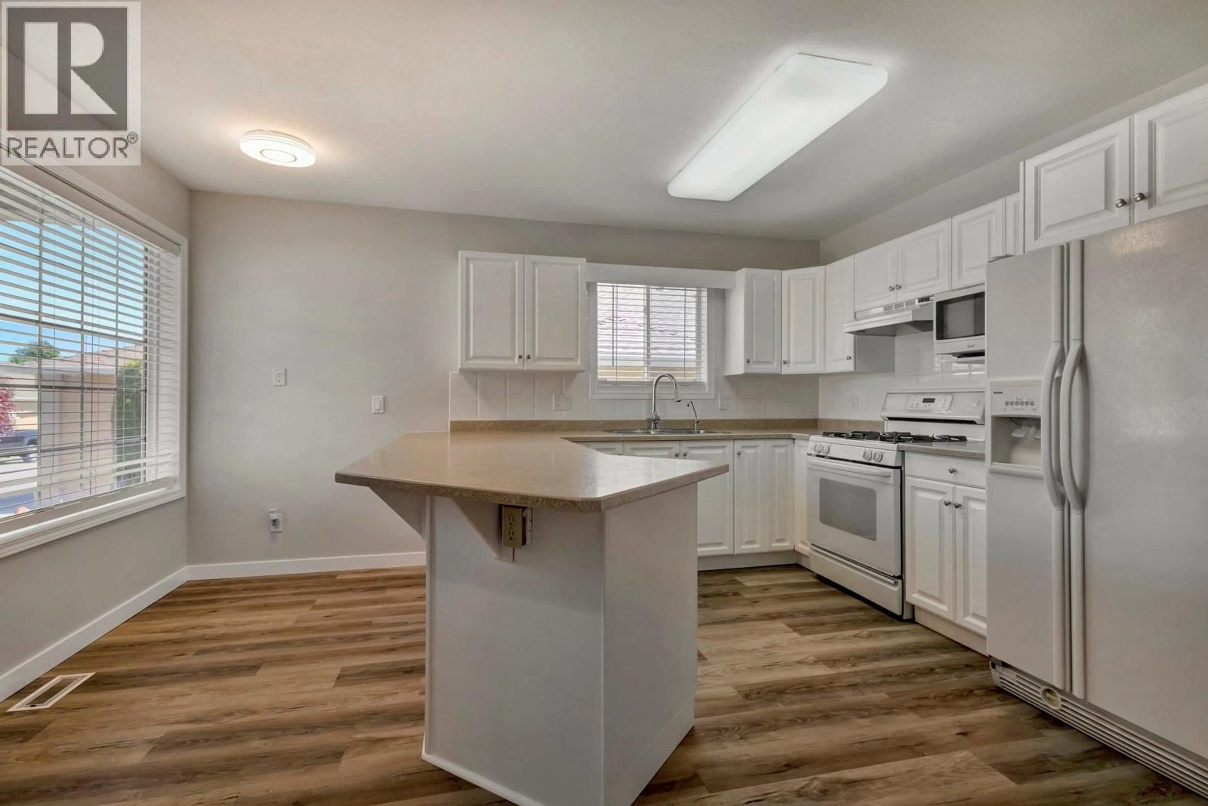 Standard kitchen, unknown for 121 - 2250 LOUIE DRIVE, Westbank British Columbia V4T2M6