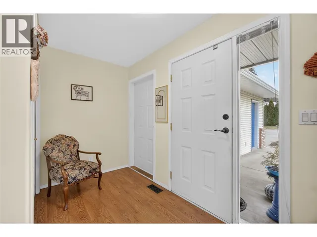 4 - 801 20TH STREET NORTHEAST, Salmon Arm 5