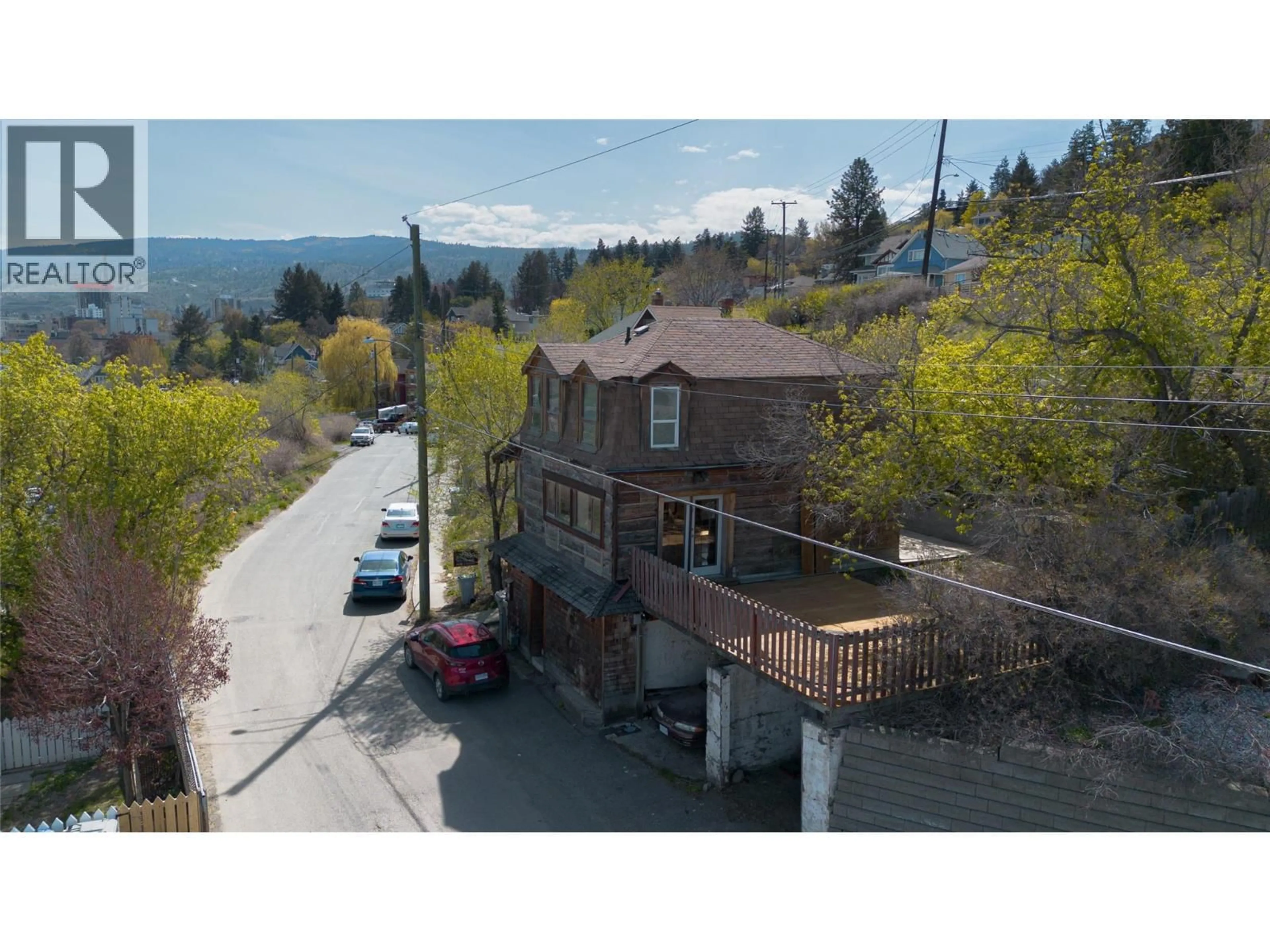 A pic from outside/outdoor area/front of a property/back of a property/a pic from drone, mountain view for 299 SEYMOUR STREET WEST, Kamloops British Columbia V2C1E8