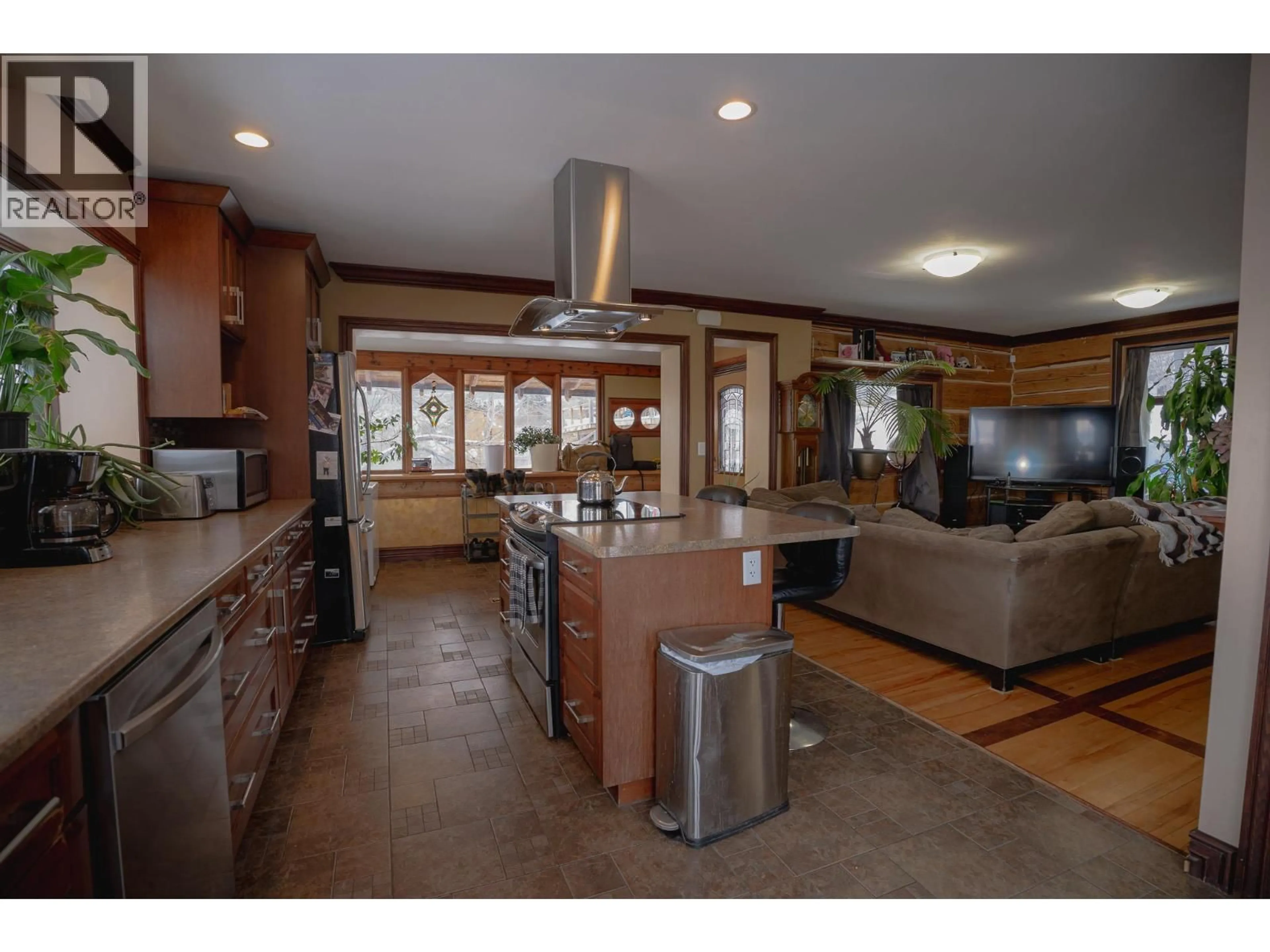 Open concept kitchen, unknown for 299 SEYMOUR STREET WEST, Kamloops British Columbia V2C1E8