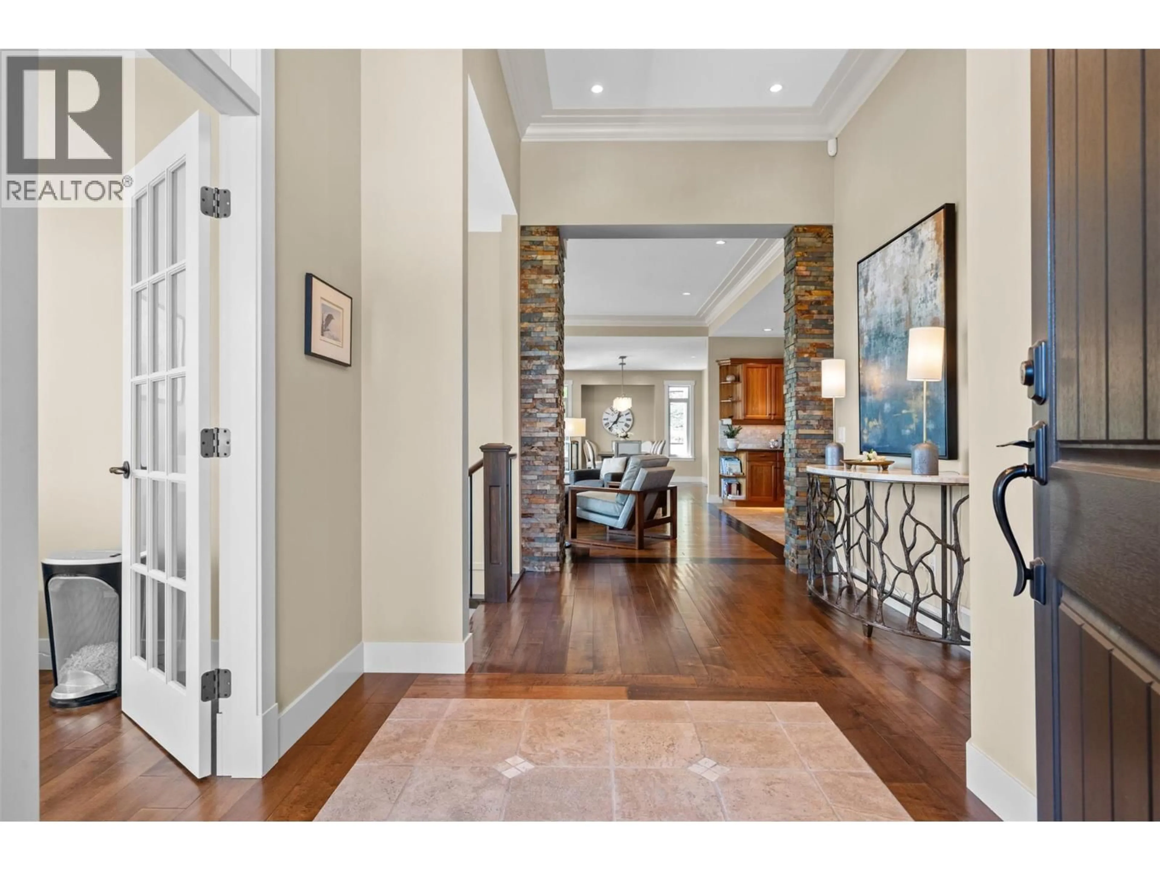 Indoor entryway for 6482 RENFREW COURT, Peachland British Columbia V0H1X7