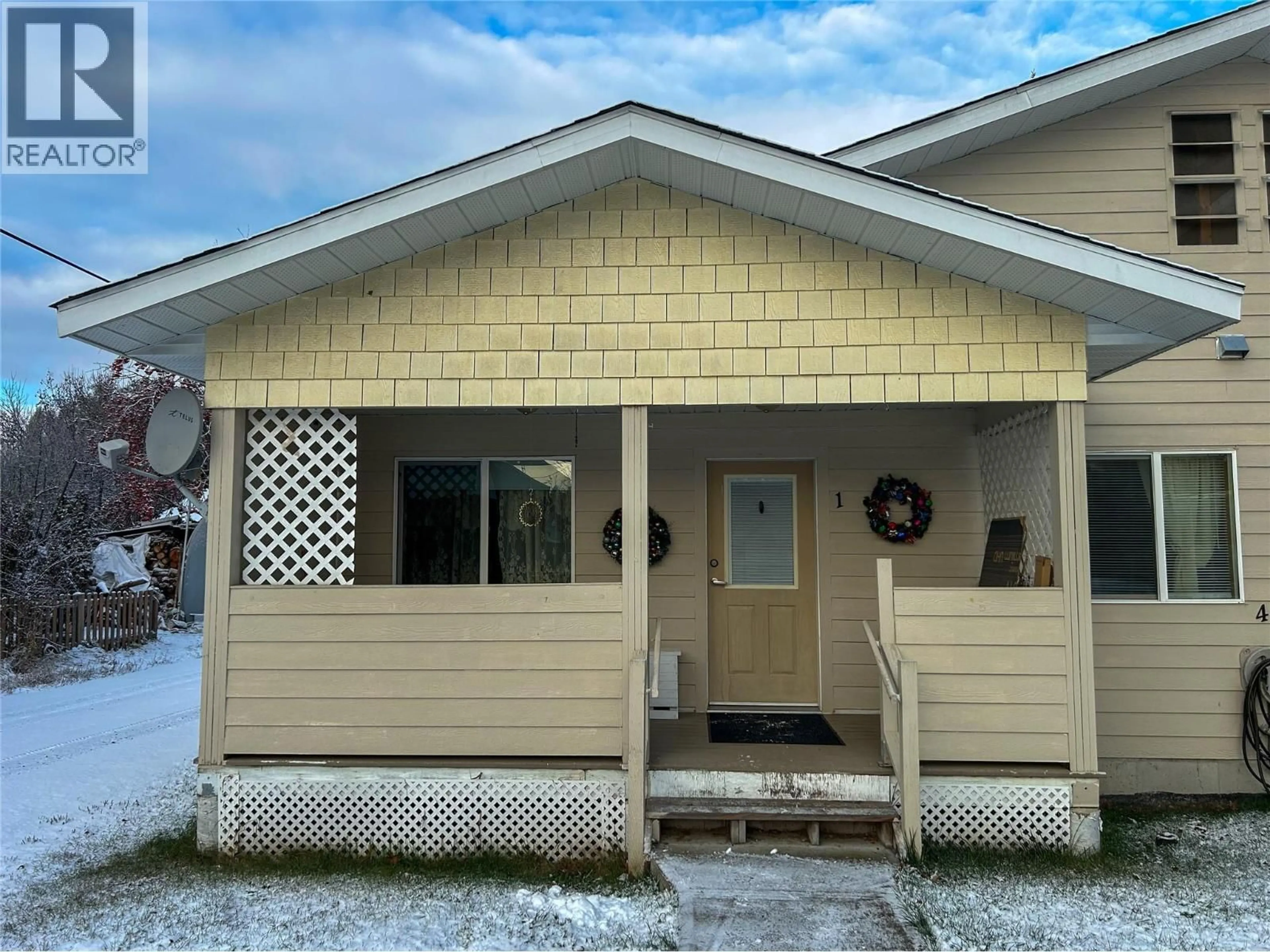 Home with vinyl exterior material, unknown for 416 SAYWARD AVENUE, Salmo British Columbia V0G1Z0