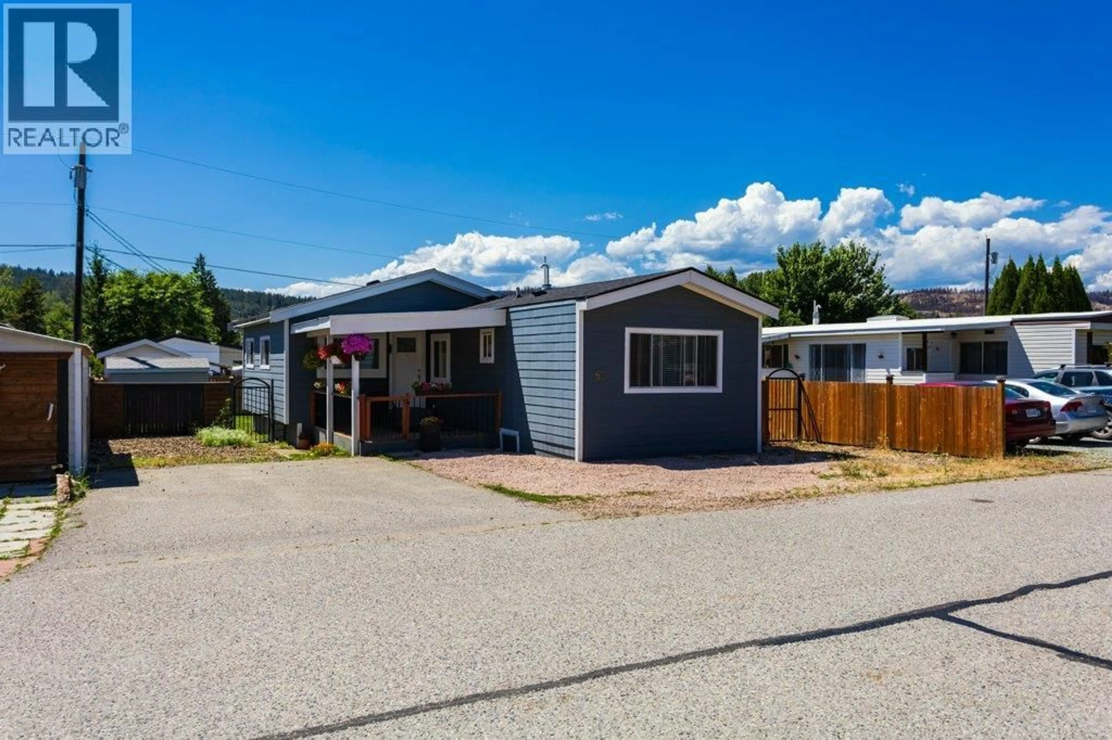 Home with vinyl exterior material, street for 62 - 720 COMMONWEALTH ROAD, Lake Country British Columbia V4V1R6