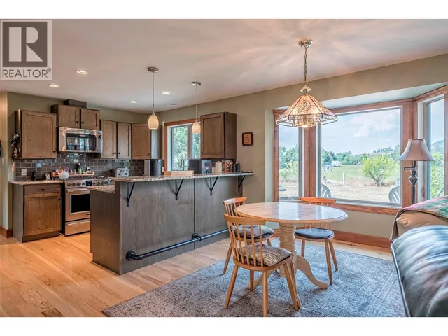 7800 HOWE DRIVE, Coldstream 5