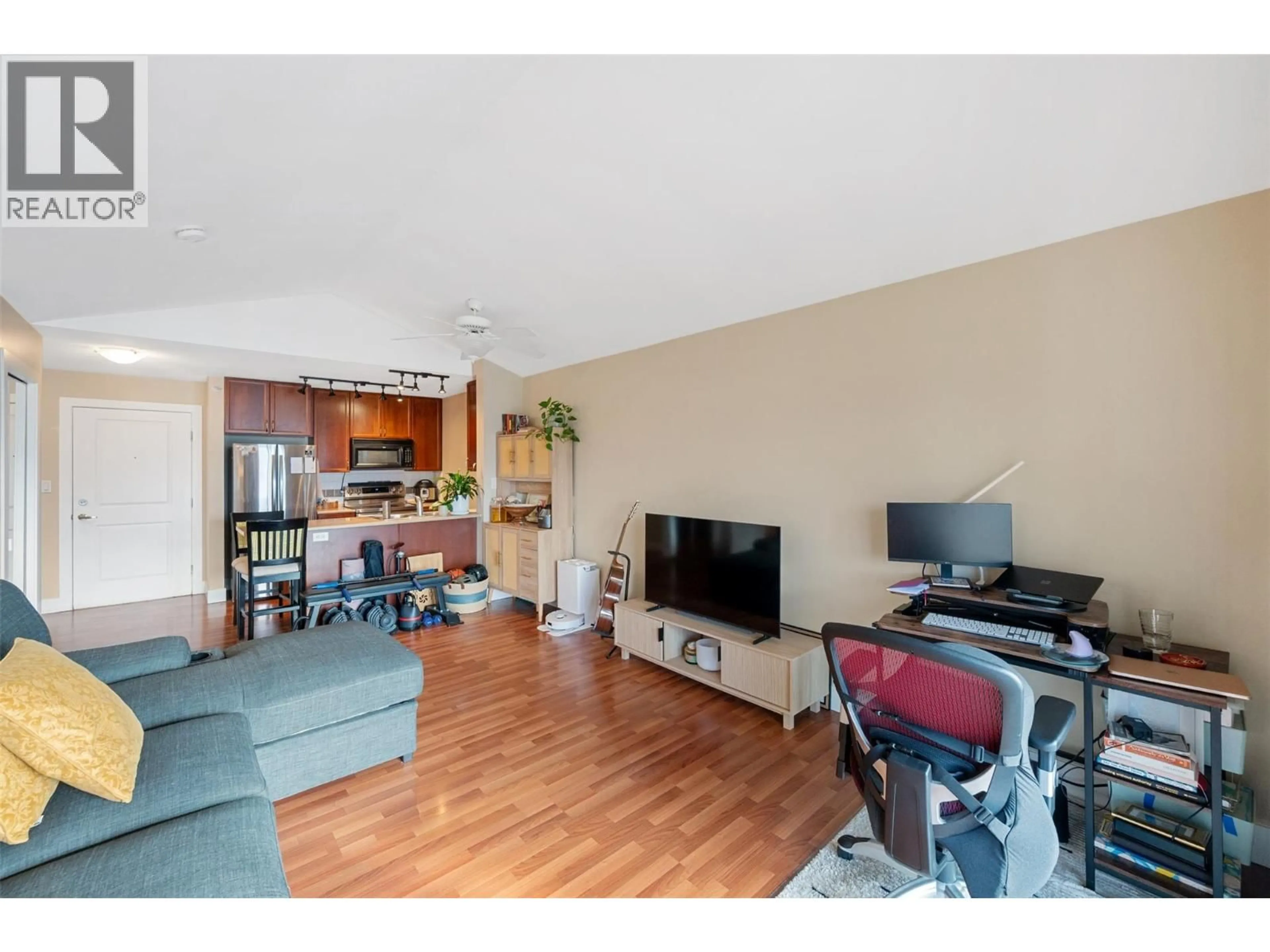 A pic of a room for 406 - 256 HASTINGS AVENUE, Penticton British Columbia V2A2V6