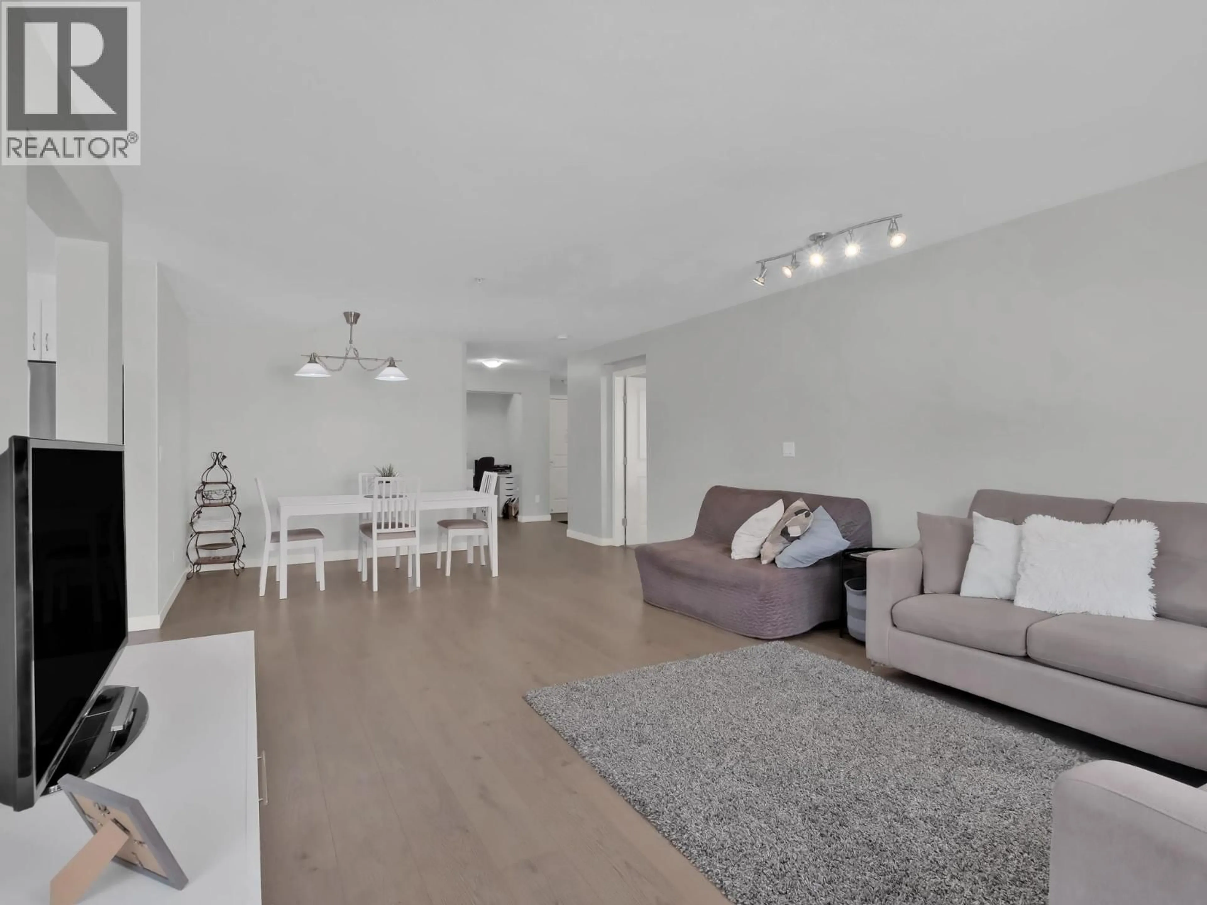 Living room with furniture, unknown for 202 - 563 YATES ROAD, Kelowna British Columbia V1V2V3