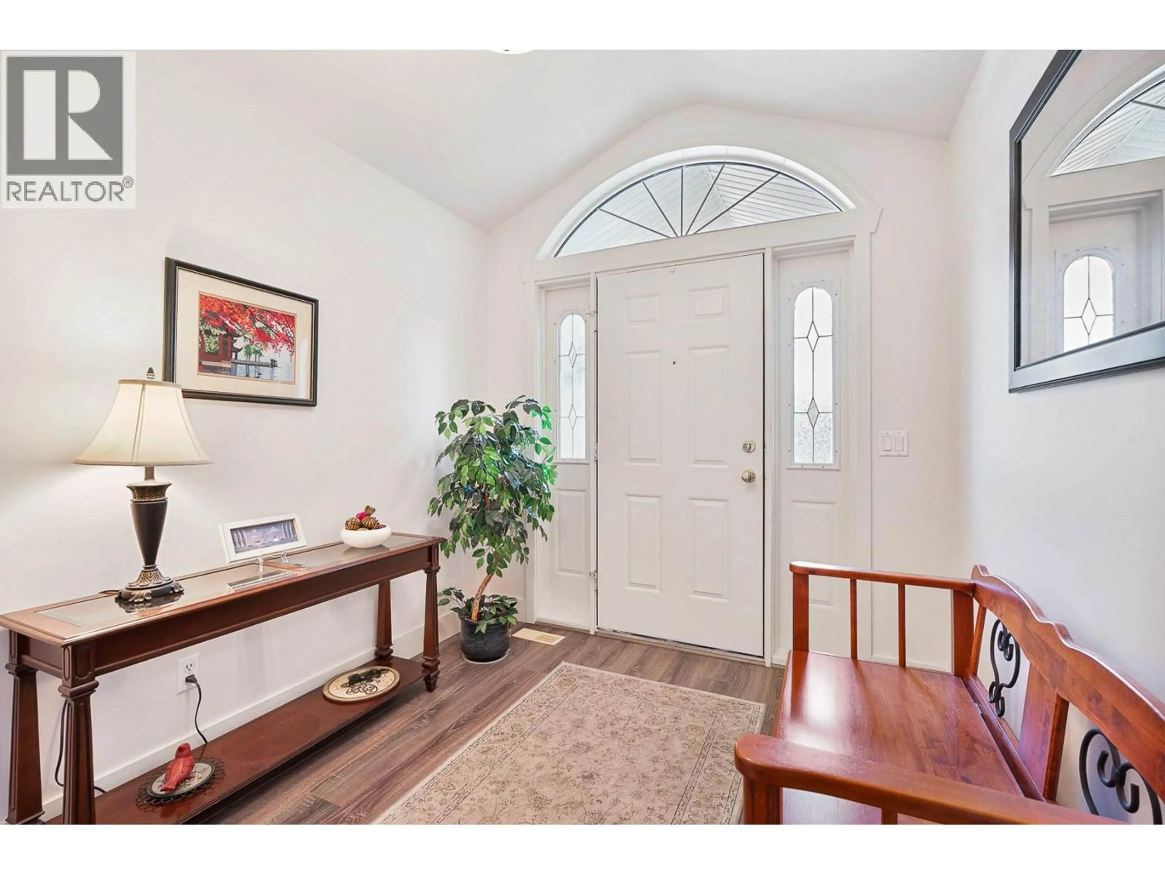 Indoor entryway for 105 - 609 TRUSWELL ROAD, Kelowna British Columbia V1W3Z1