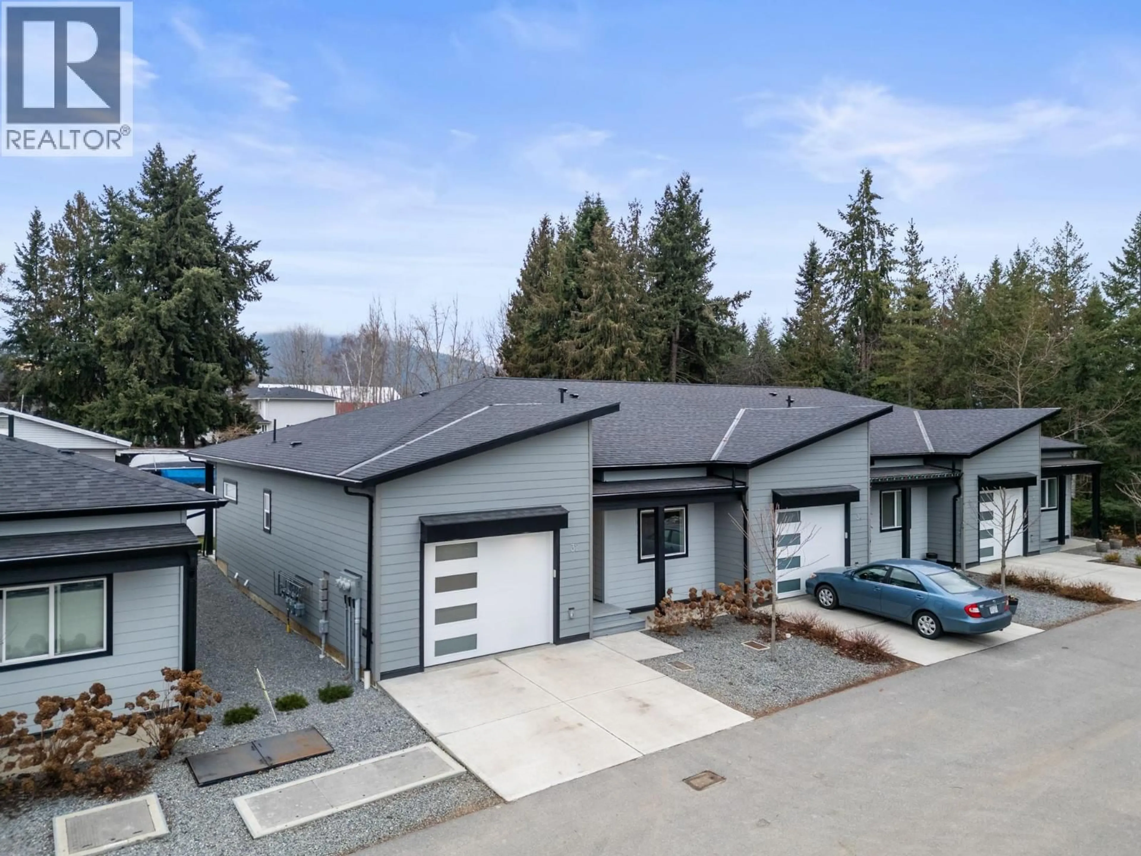 A pic from outside/outdoor area/front of a property/back of a property/a pic from drone, street for 32 - 2810 15 AVENUE NORTHEAST, Salmon Arm British Columbia V1E0G2