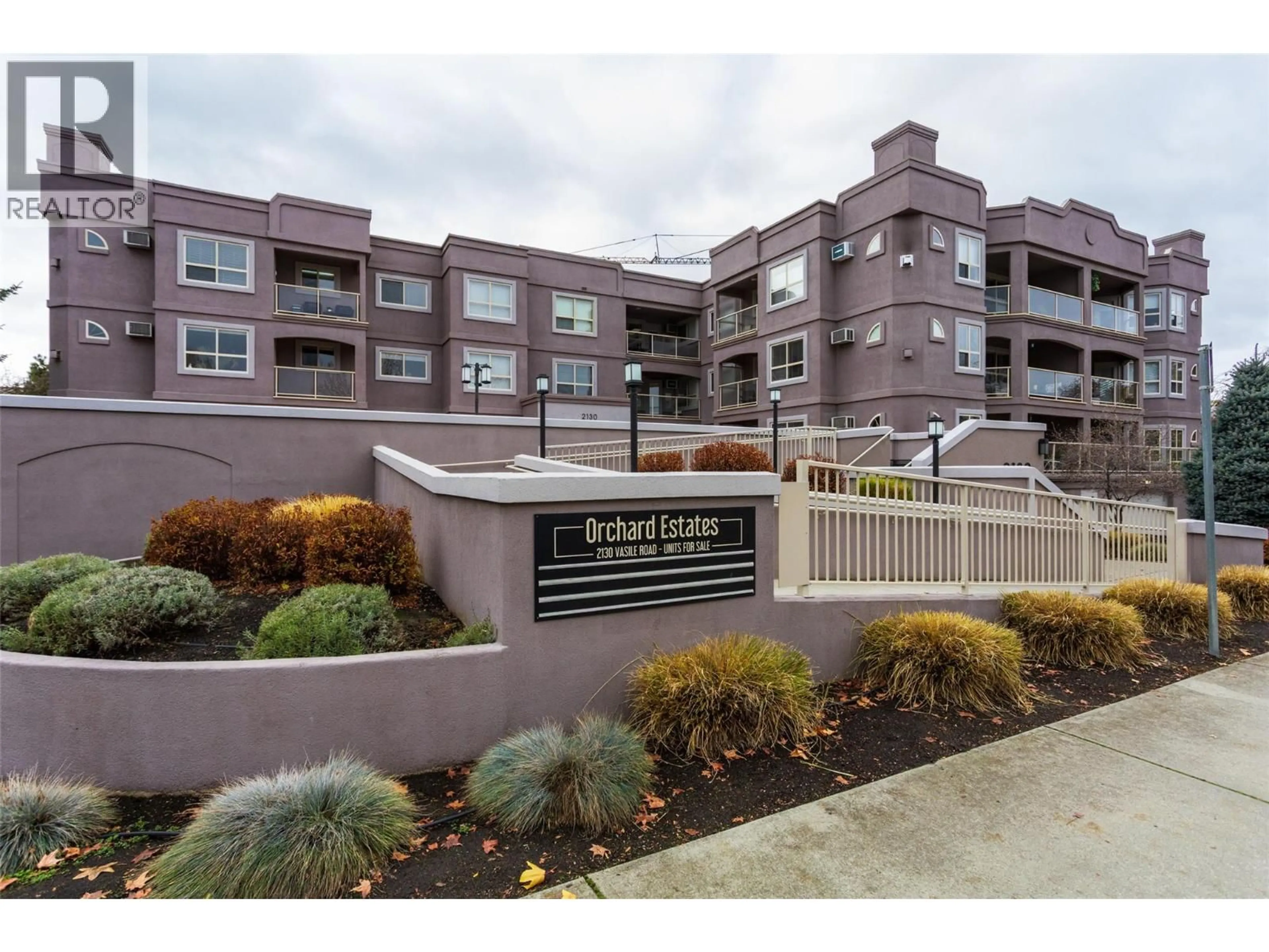 Unknown for 302 - 2130 VASILE ROAD, Kelowna British Columbia V1Y6H5