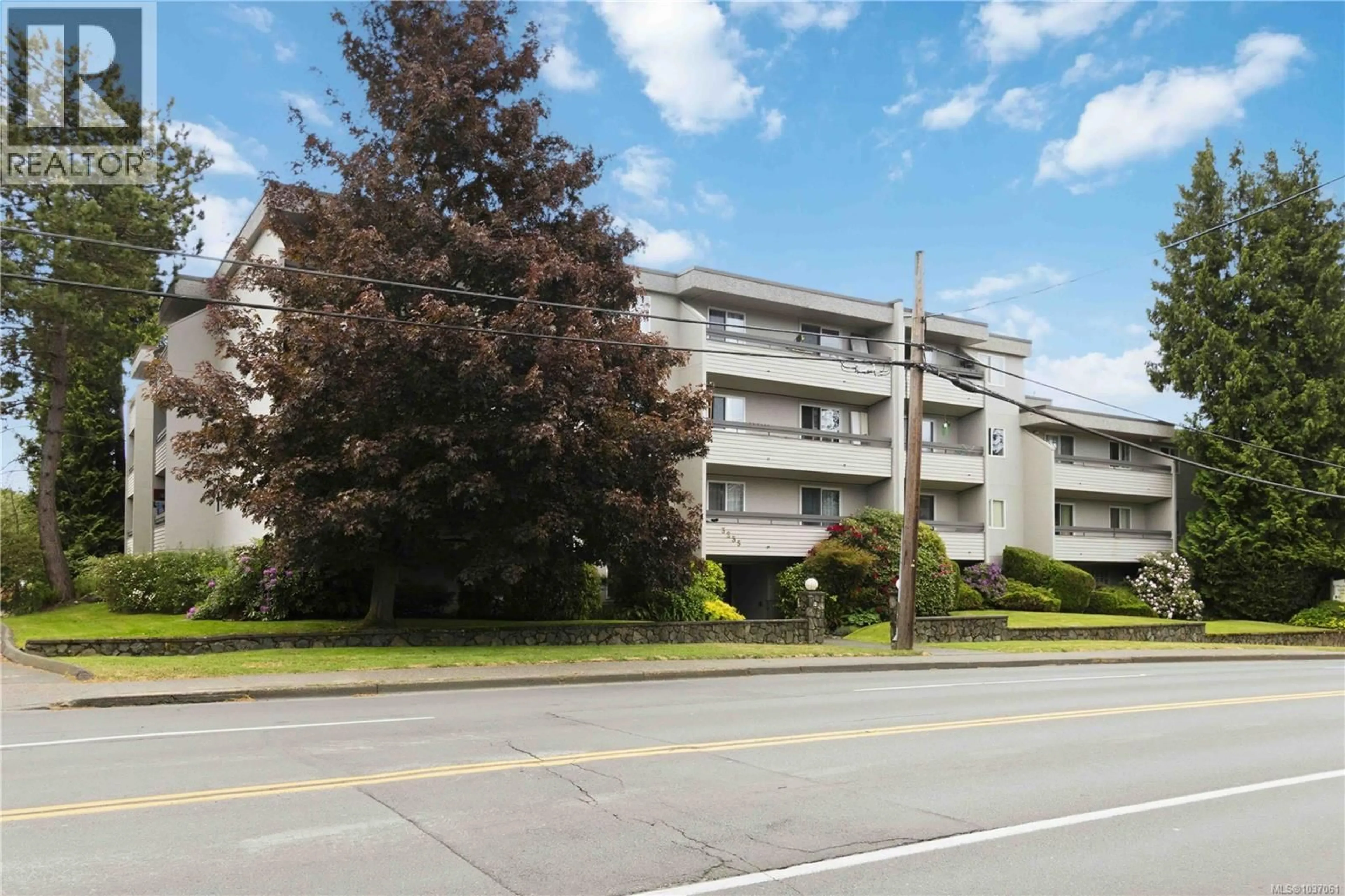 Patio, unknown for 314 - 3235 QUADRA STREET, Saanich British Columbia V8X1G4