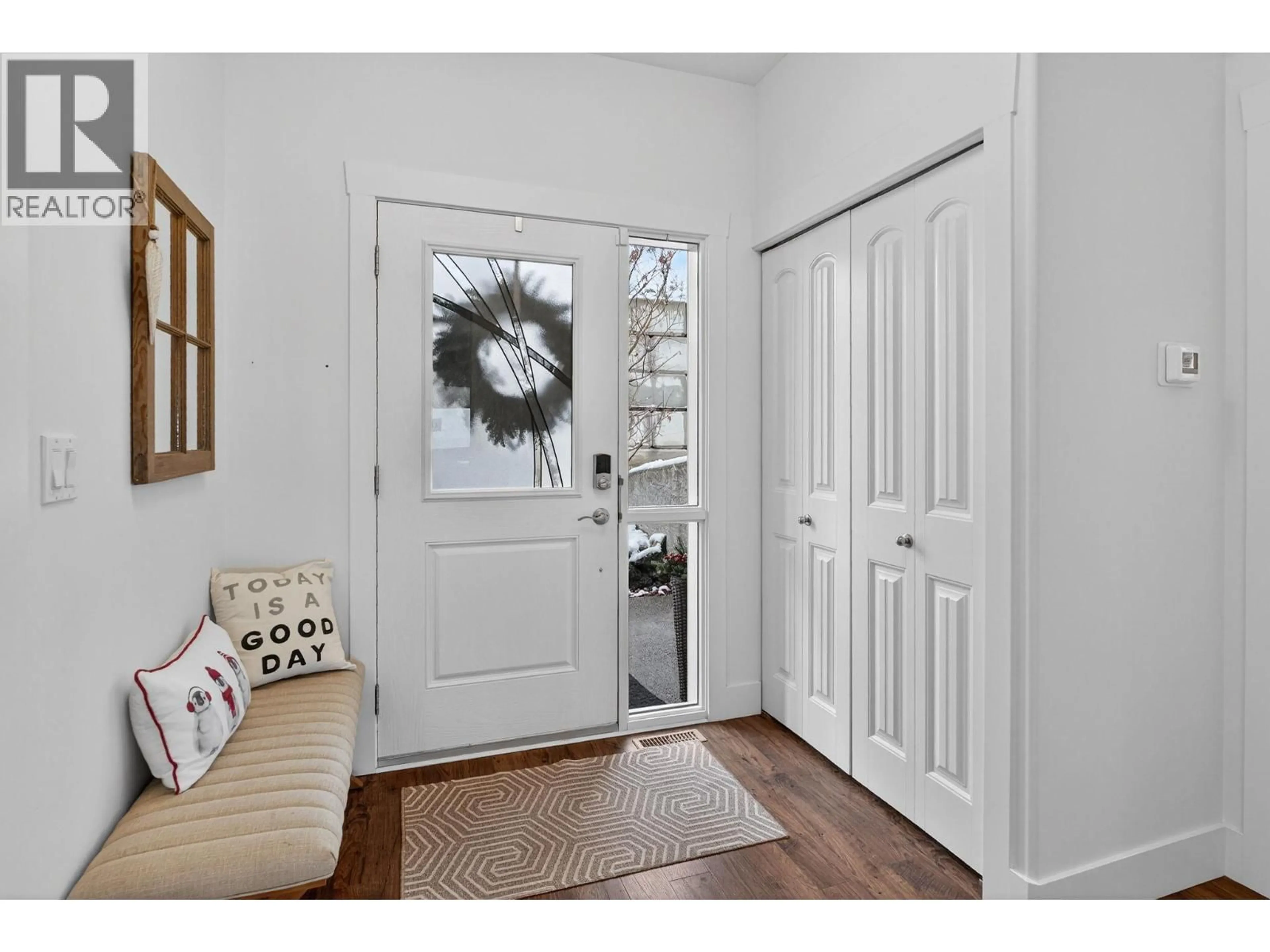 Indoor entryway for 32 - 1040 MT REVELSTOKE PLACE, Vernon British Columbia V1B4E3