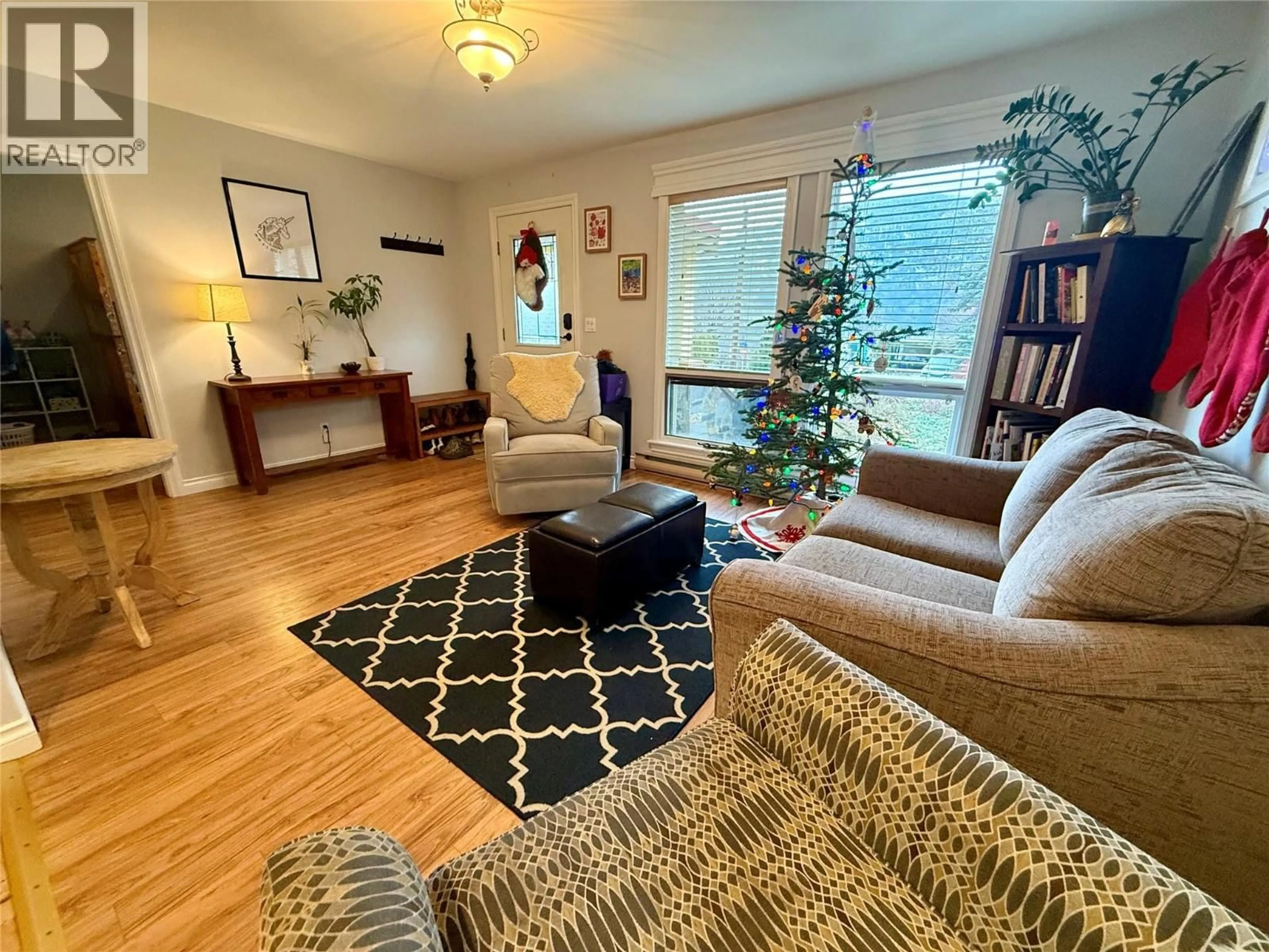 Living room with furniture, unknown for 3400 8TH AVENUE, Castlegar British Columbia V1N2Y4