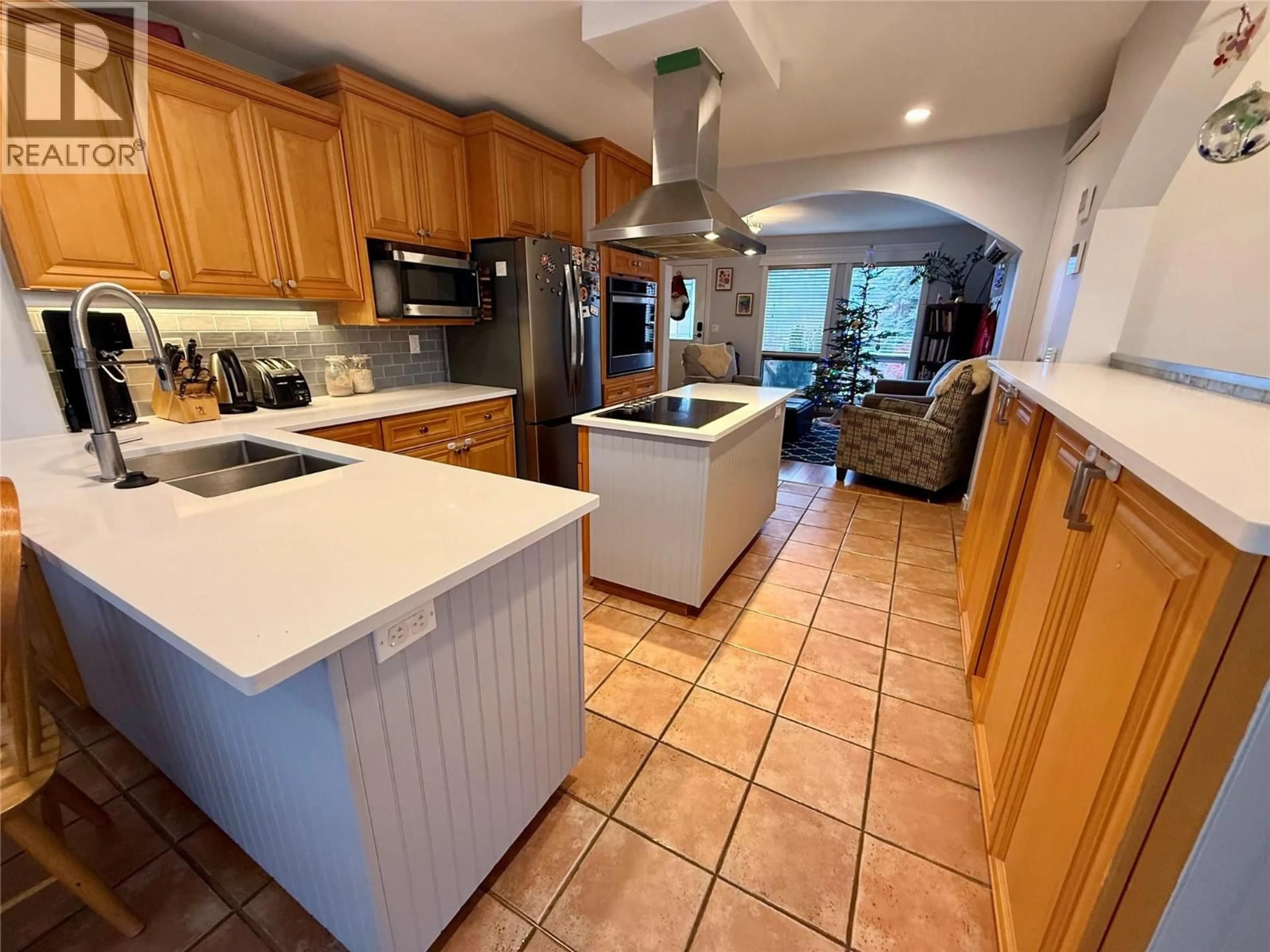 Open concept kitchen, ceramic/tile floor for 3400 8TH AVENUE, Castlegar British Columbia V1N2Y4