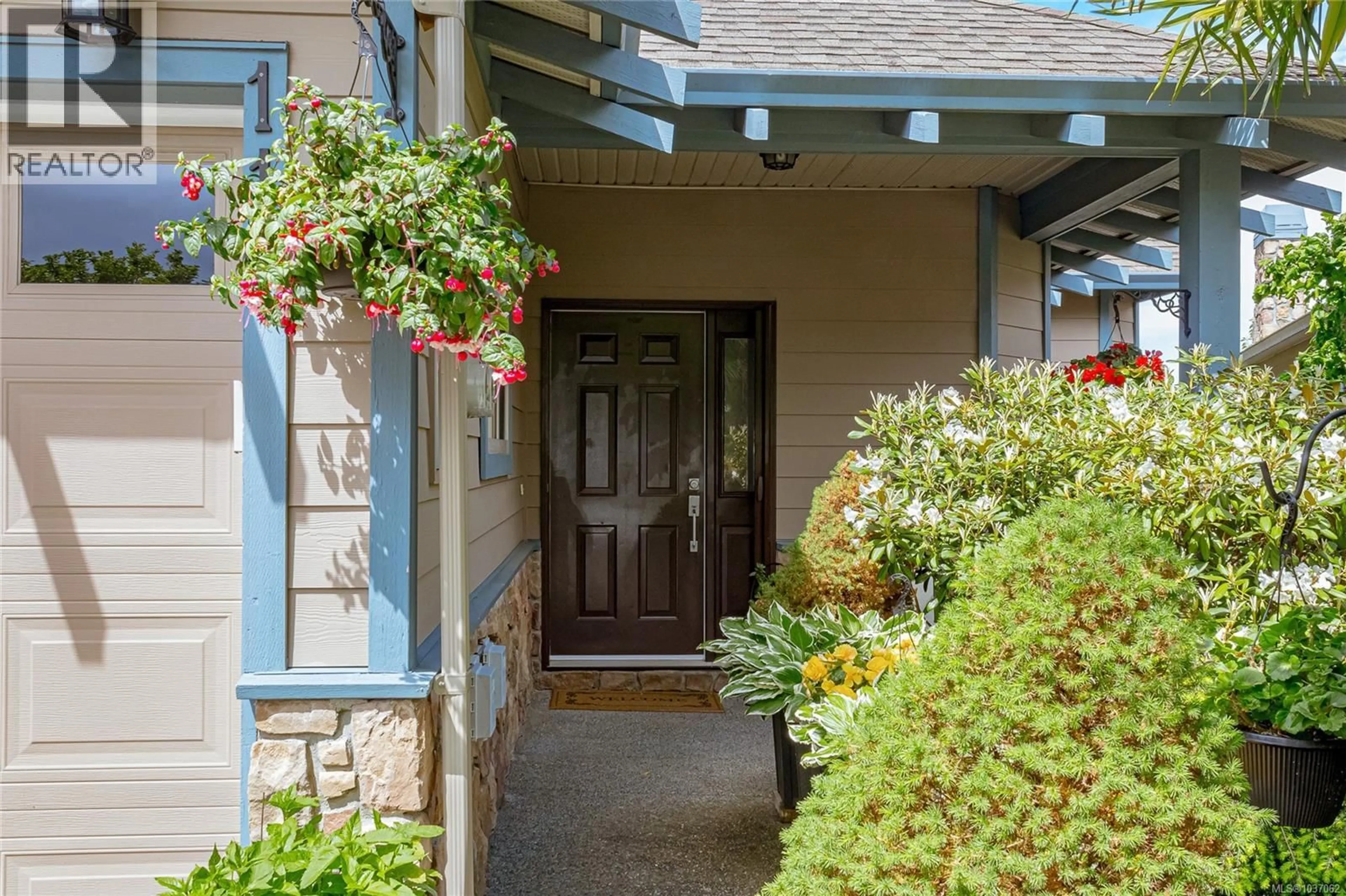 Indoor entryway for 110 - 2120 HARROW GATE, Langford British Columbia V9B6R4