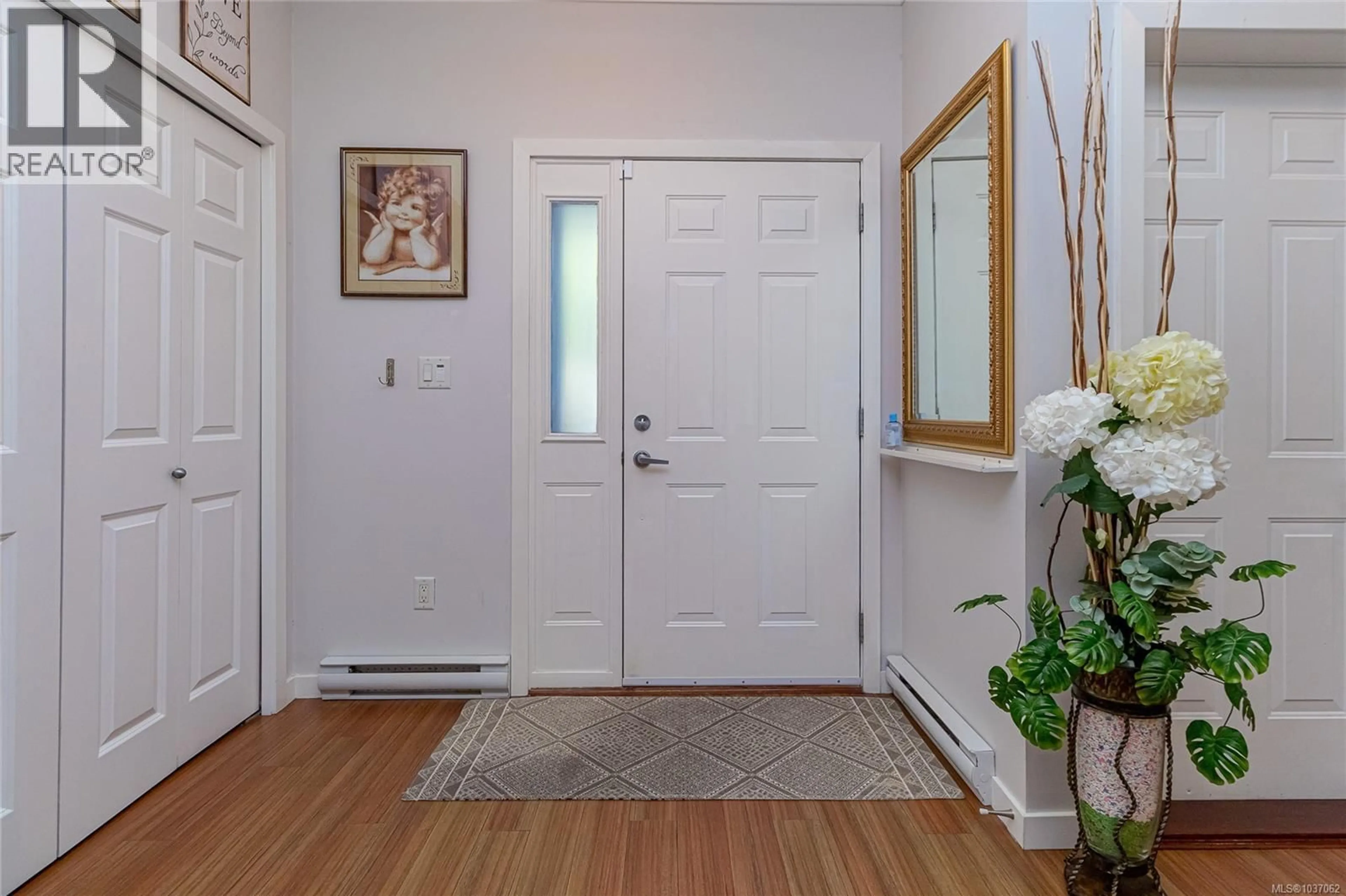 Indoor entryway for 110 - 2120 HARROW GATE, Langford British Columbia V9B6R4