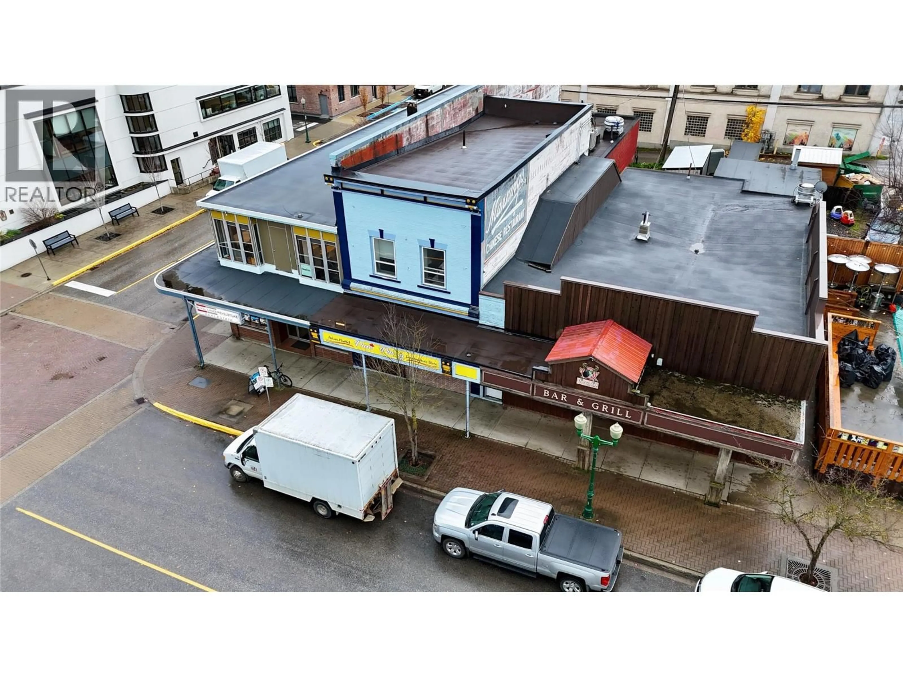 A pic from outside/outdoor area/front of a property/back of a property/a pic from drone, building for 302 MACKENZIE AVENUE, Revelstoke British Columbia V0E2S0