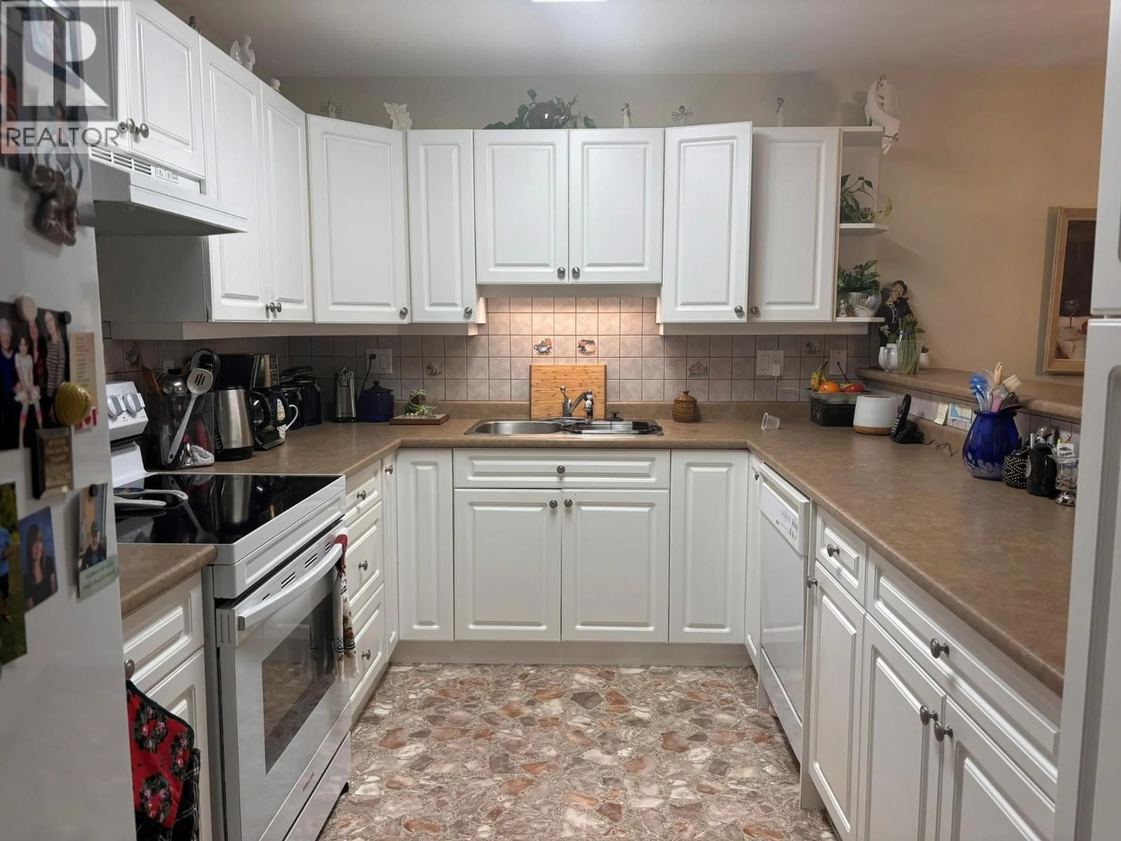 Standard kitchen, unknown for 304 - 2169 FLAMINGO ROAD, Kamloops British Columbia V2C4J8