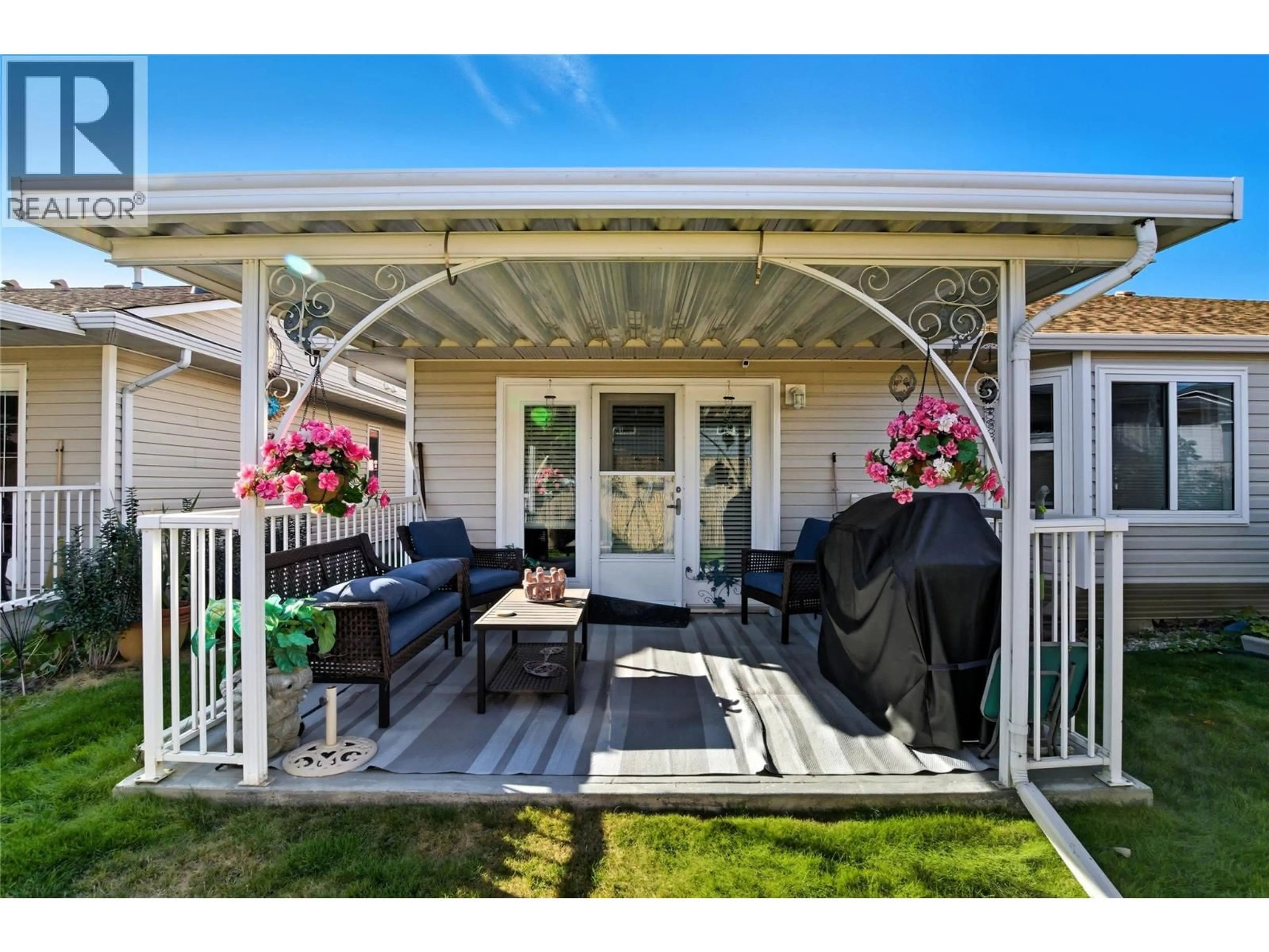 Patio, street for 18 - 1195 14TH STREET, Kamloops British Columbia V2B8L1