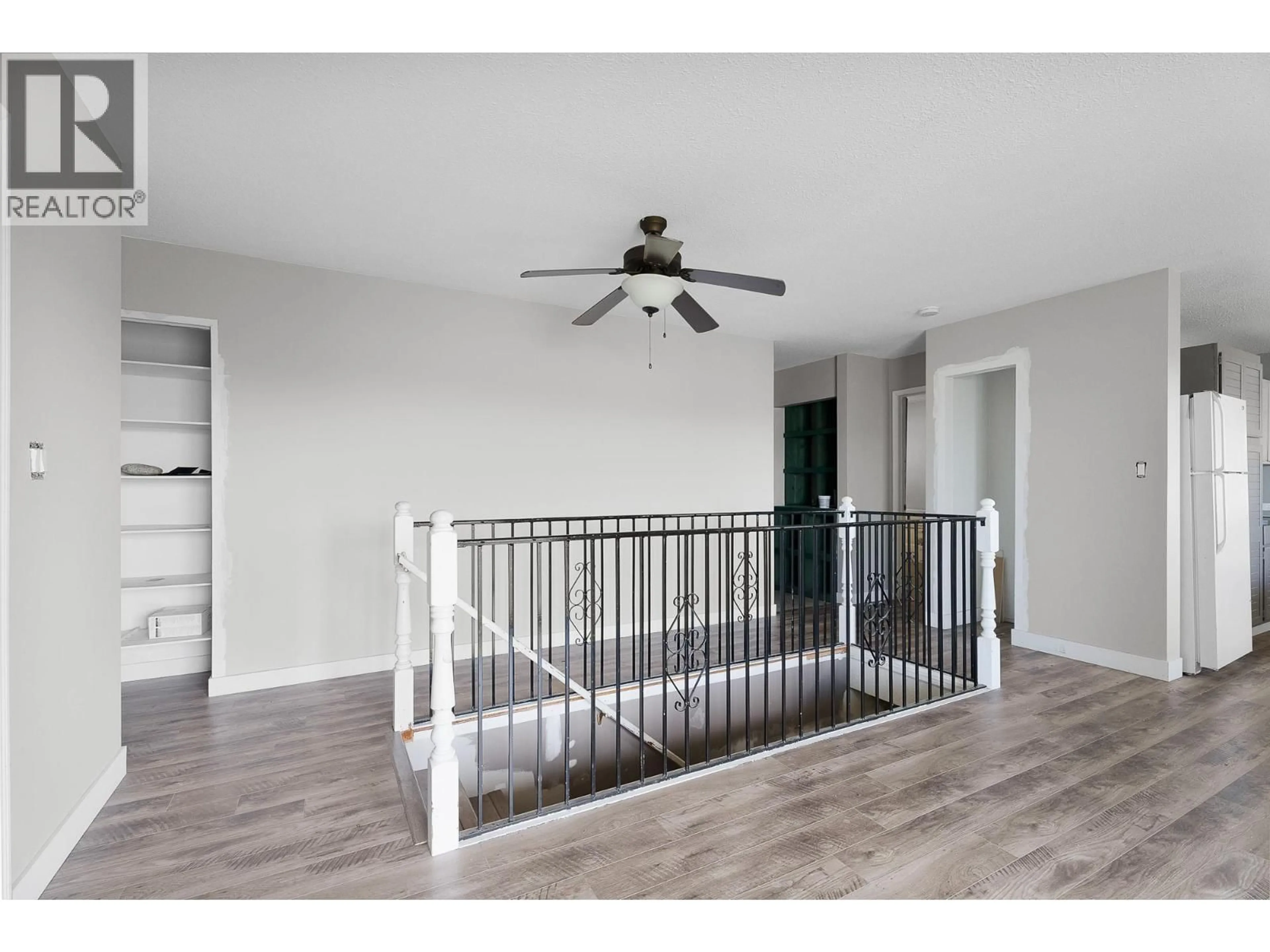 Indoor entryway for 3104 PANORAMA DRIVE, Merritt British Columbia V1K1J4