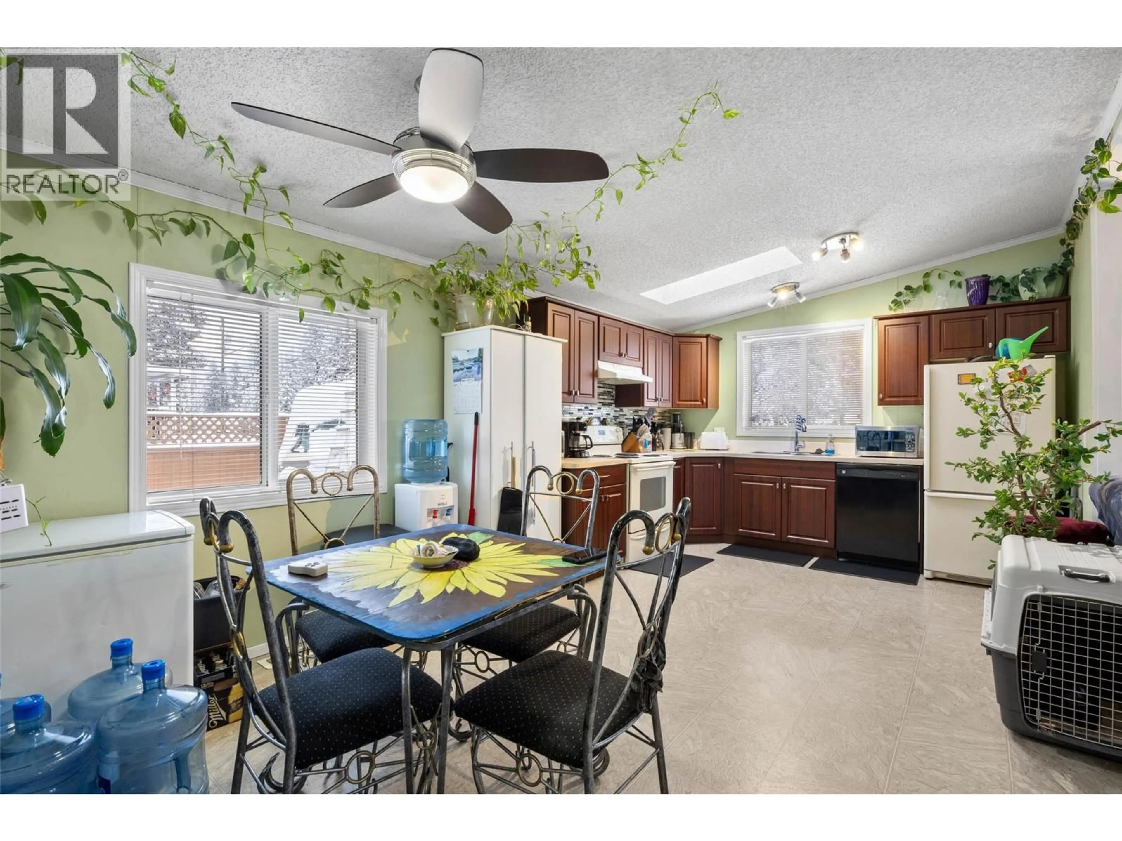 Open concept kitchen, ceramic/tile floor for 633 BARRIERE LAKES ROAD, Barriere British Columbia V0E1E1