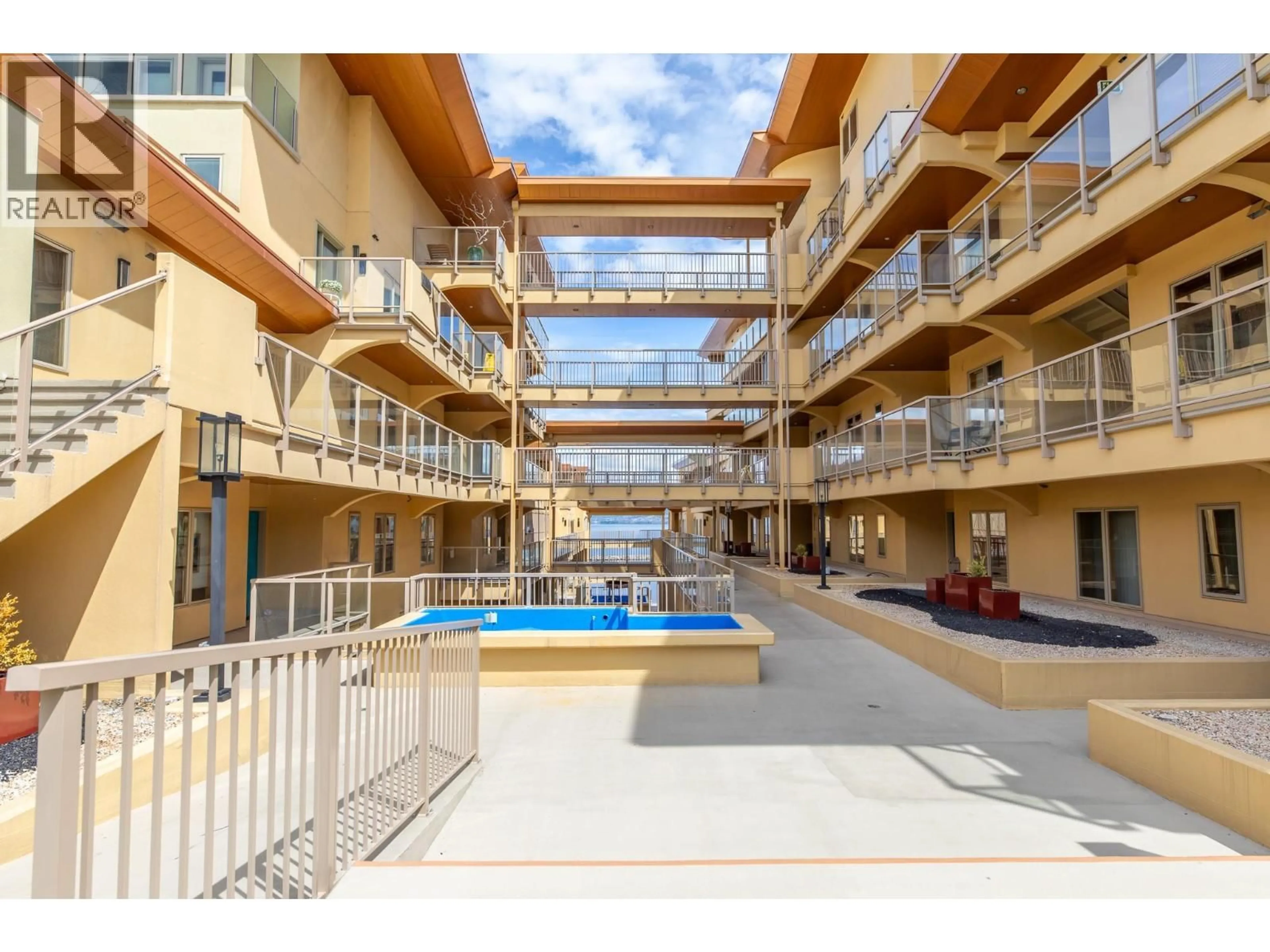 Pool for 208 - 250 MARINA WAY, Penticton British Columbia V2A1H4