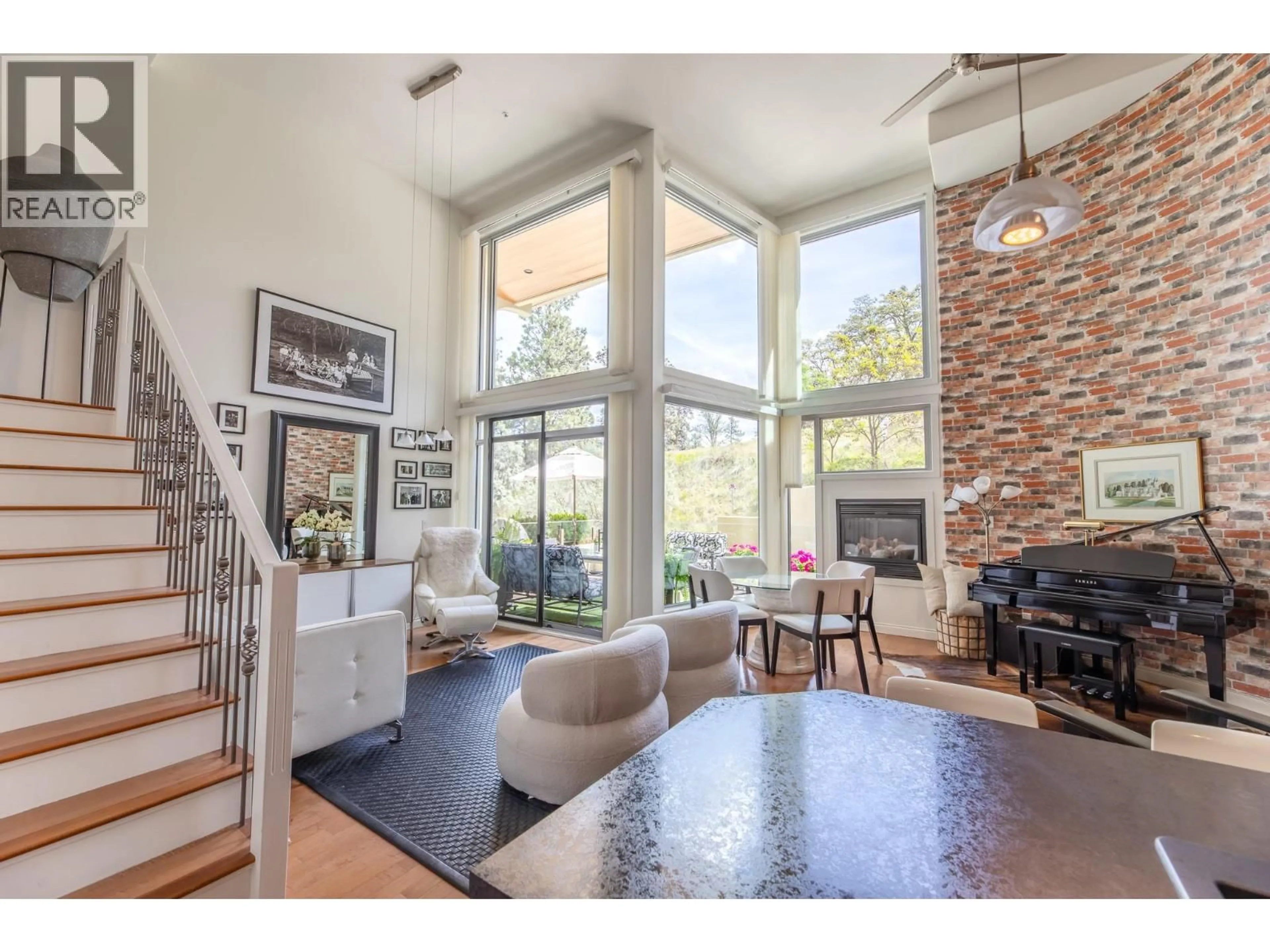 Living room with furniture, unknown for 208 - 250 MARINA WAY, Penticton British Columbia V2A1H4