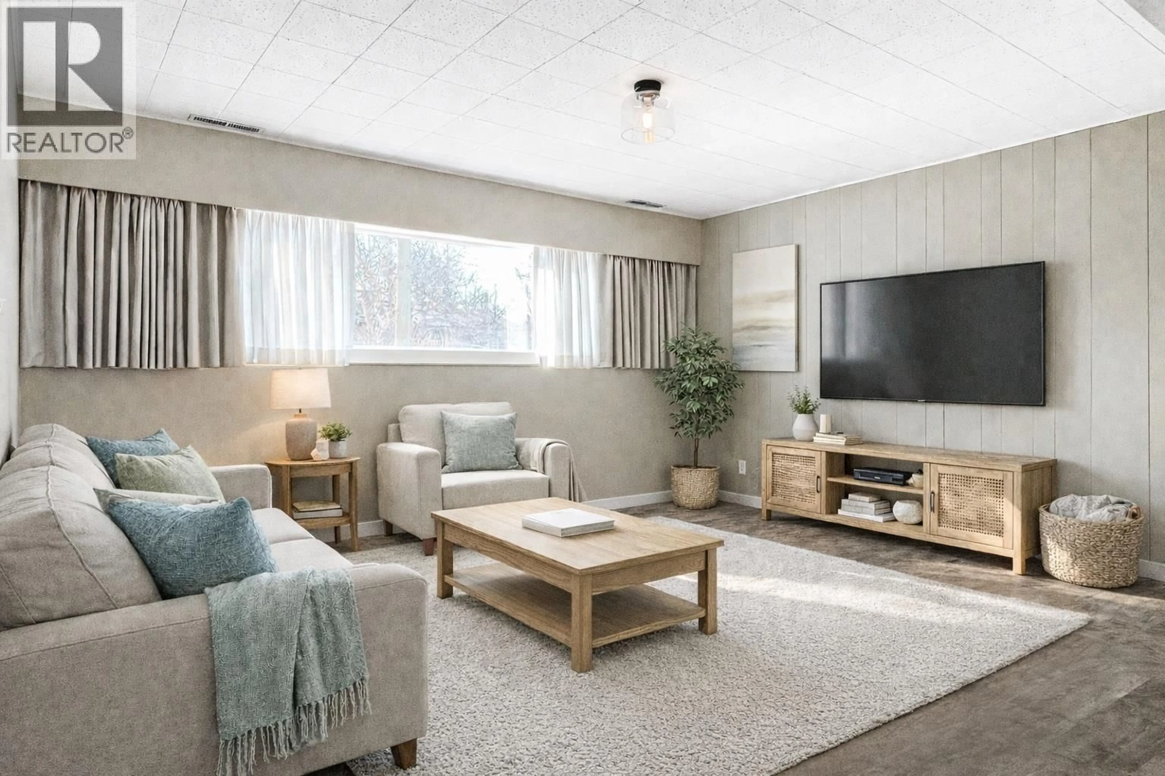 Living room with furniture, unknown for 38 WILLOW CRESCENT, Osoyoos British Columbia V0H1V3