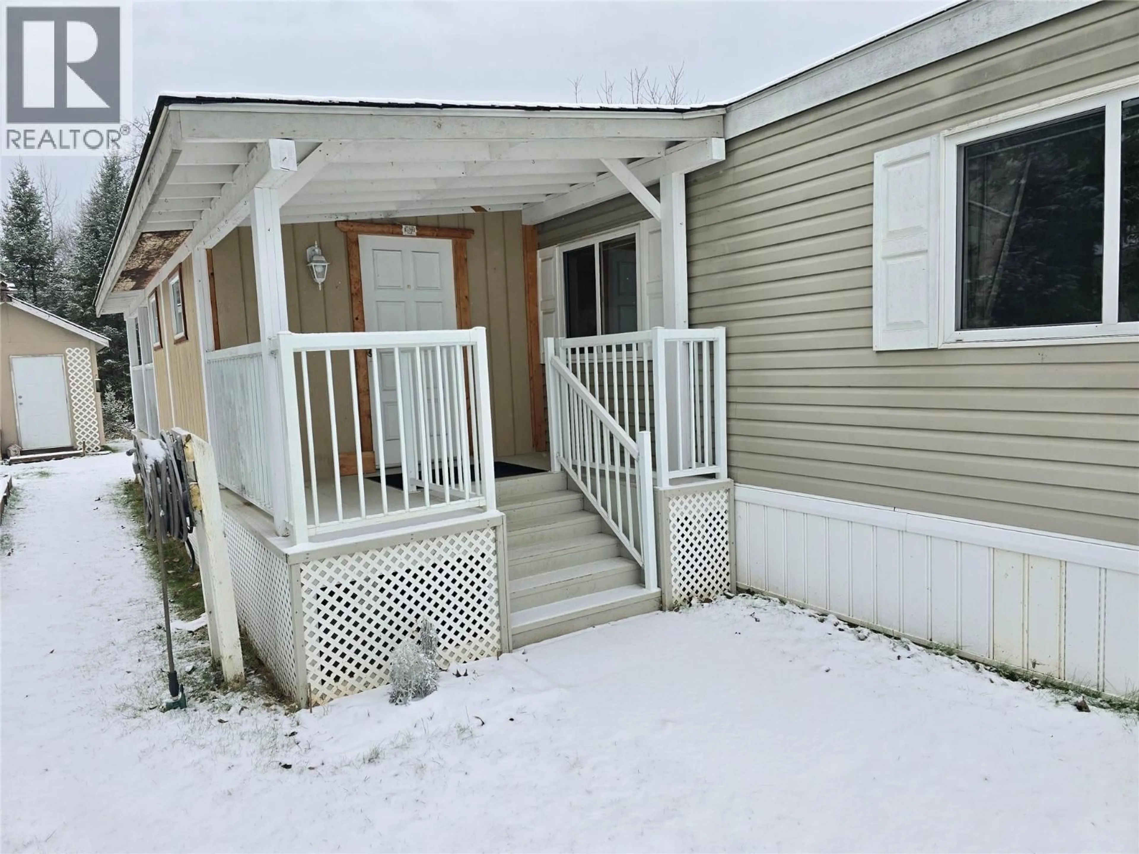 Patio, street for 9 - 130 FERRY ROAD, Clearwater British Columbia V0E1N2