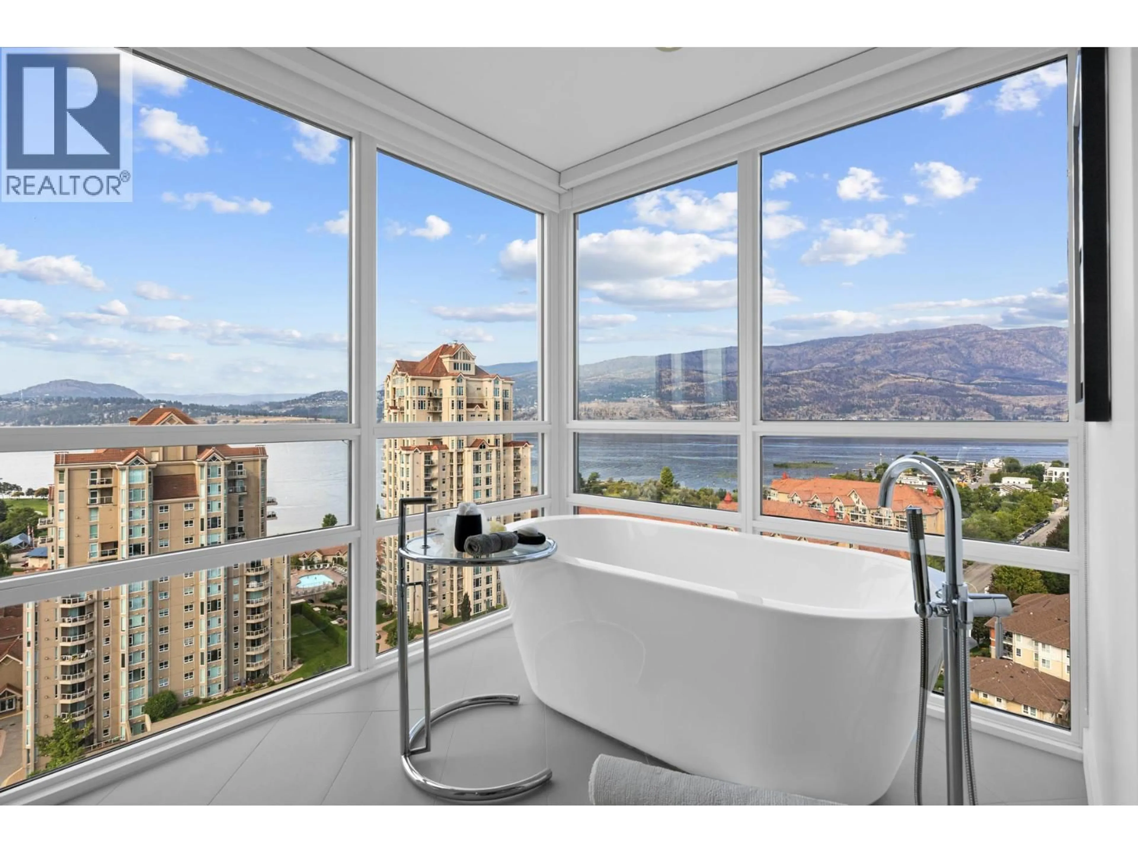Contemporary bathroom, ceramic/tile floor for 1701 - 1151 SUNSET DRIVE, Kelowna British Columbia V1Y0G2