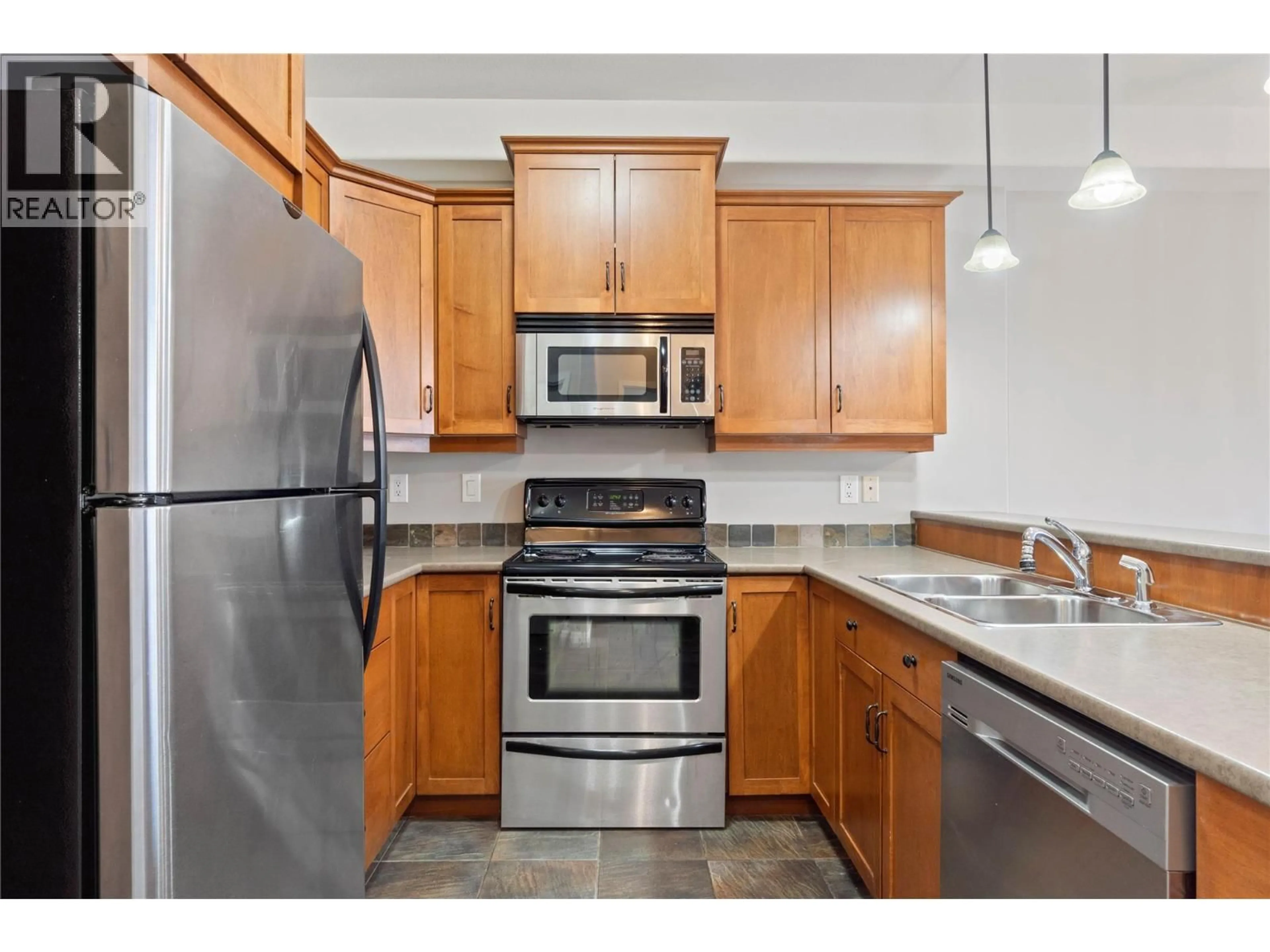 Standard kitchen, unknown for 311 - 550 LORNE STREET, Kamloops British Columbia V2C1W3
