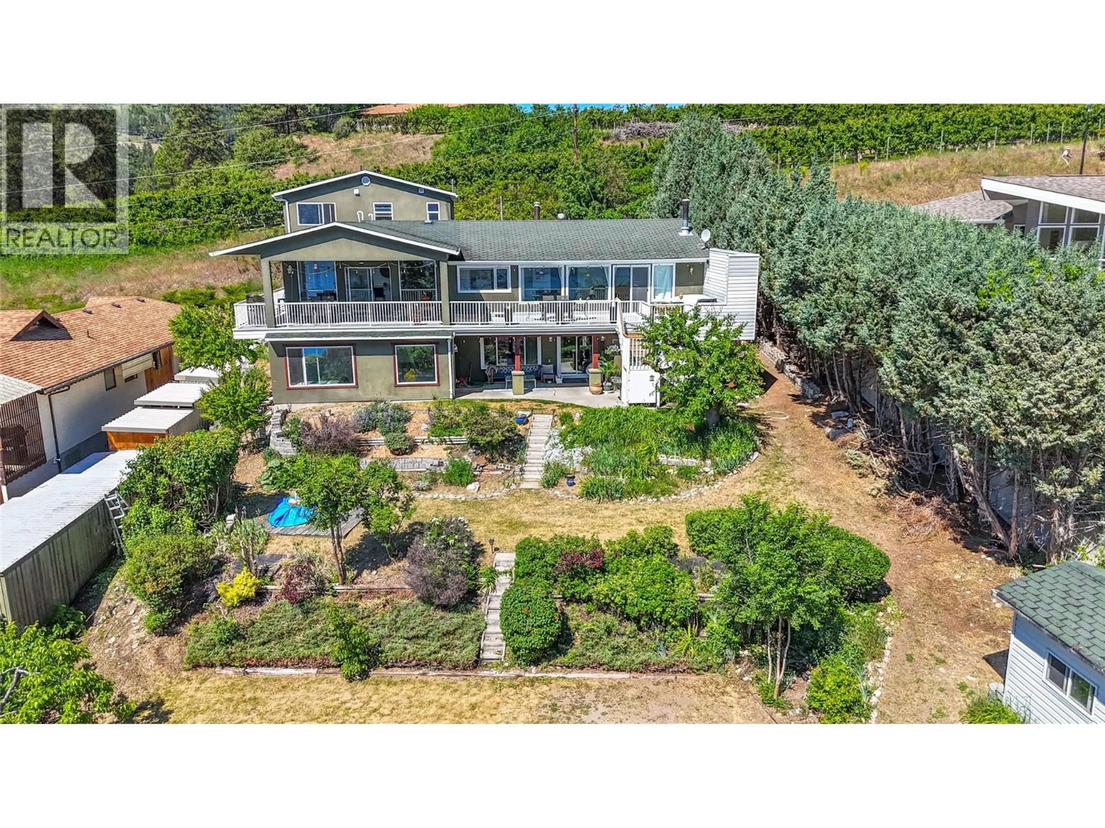 A pic from outside/outdoor area/front of a property/back of a property/a pic from drone, unknown for 6471 VERNON AVENUE, Peachland British Columbia V0H1X8