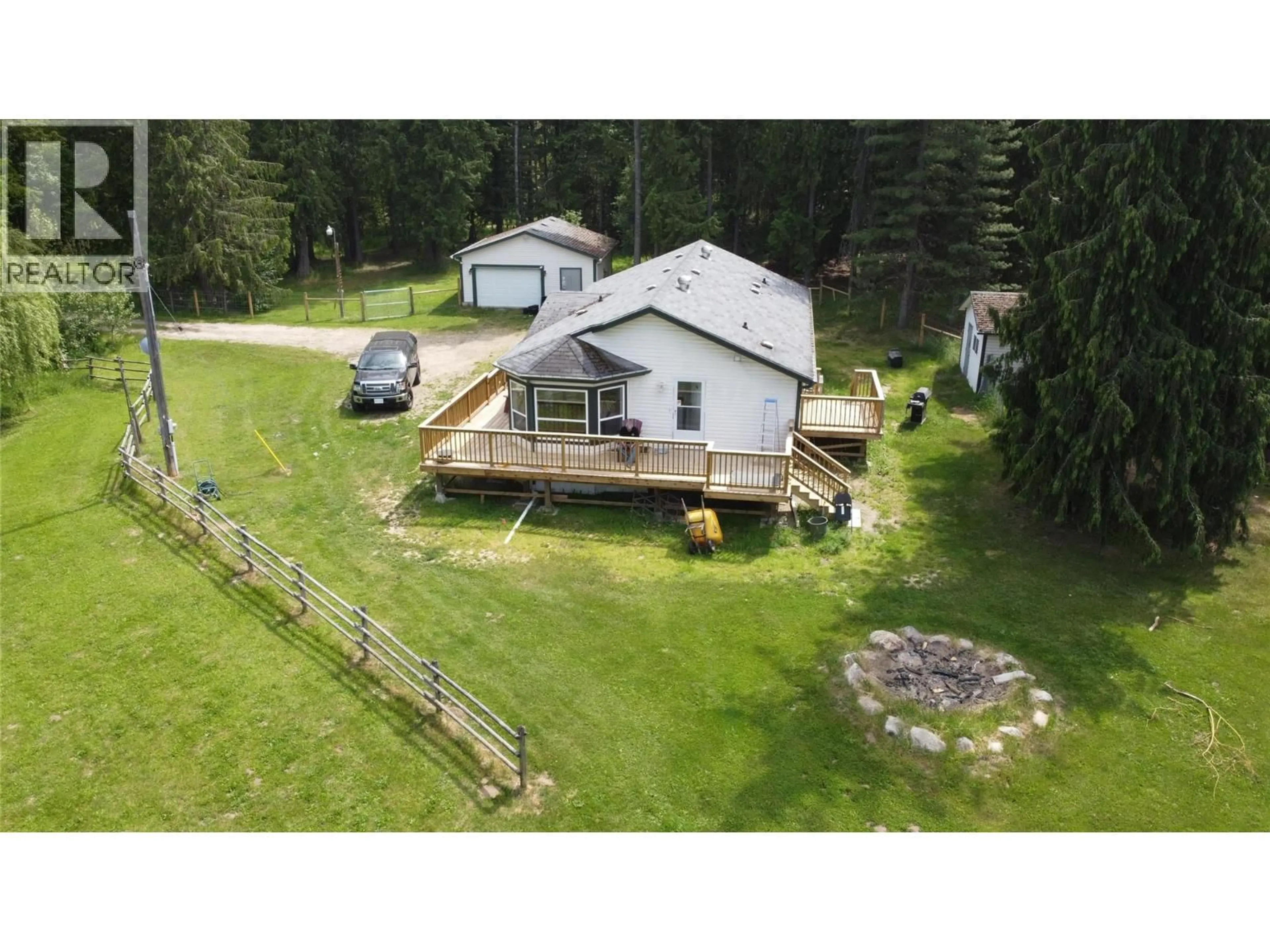 A pic from outside/outdoor area/front of a property/back of a property/a pic from drone, unknown for 5060 TATLOW ROAD, Salmon Arm British Columbia V1E2P8
