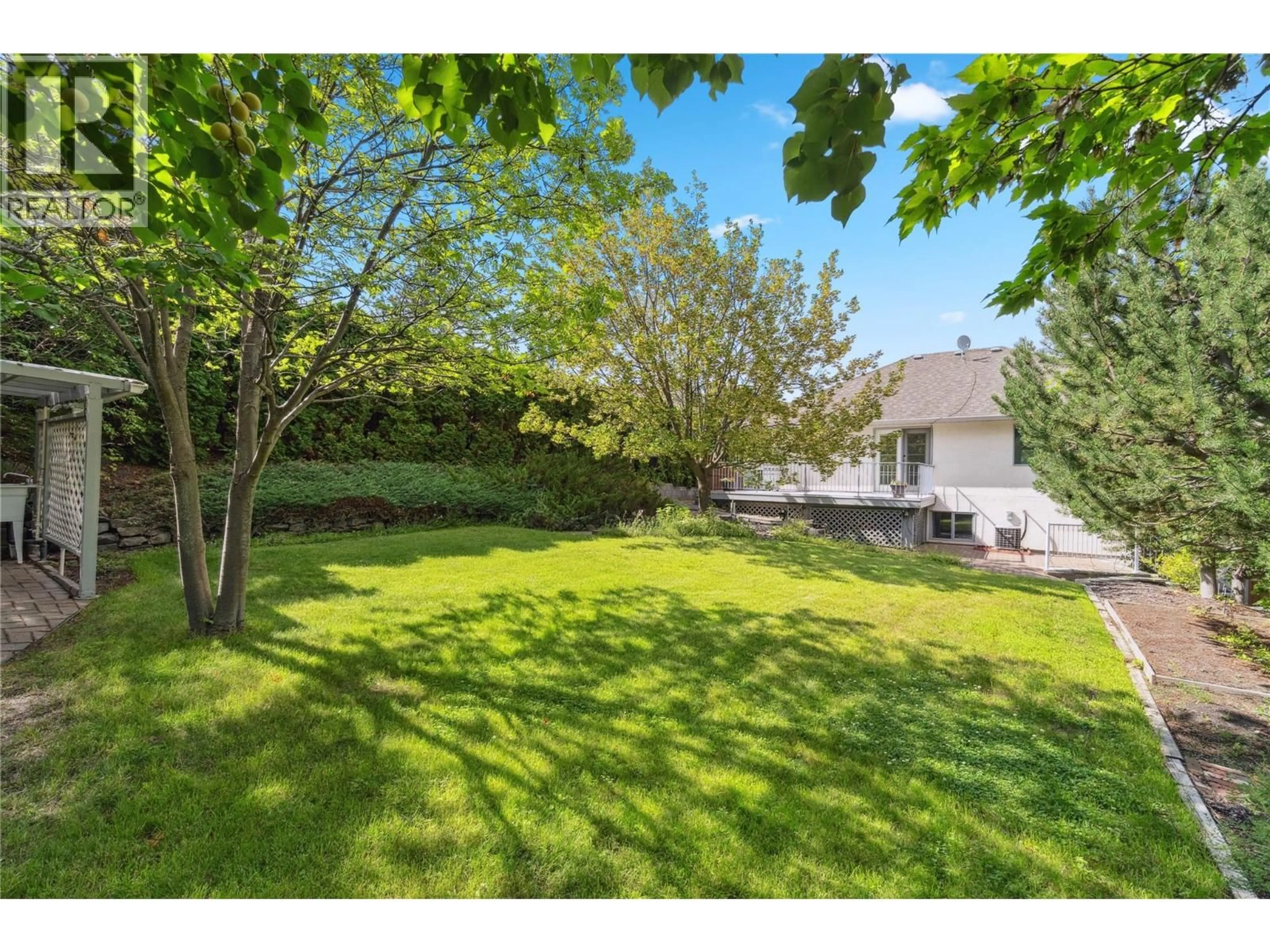 A pic from outside/outdoor area/front of a property/back of a property/a pic from drone, street for 1869 MCKINLEY COURT, Kamloops British Columbia V2E2L9