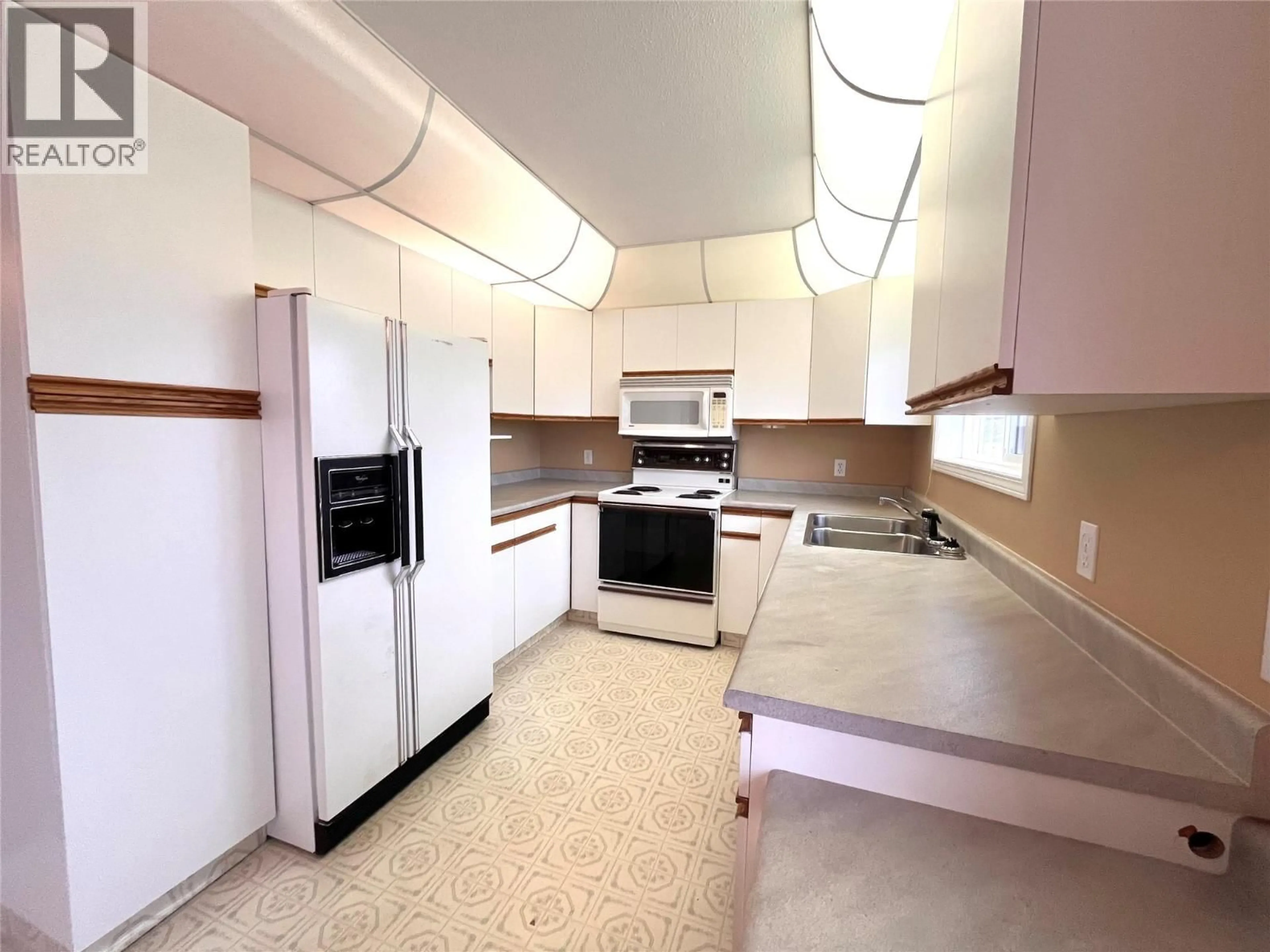 Standard kitchen, unknown for 13 - 2210 COLUMBIA AVENUE, Castlegar British Columbia V1N2X1