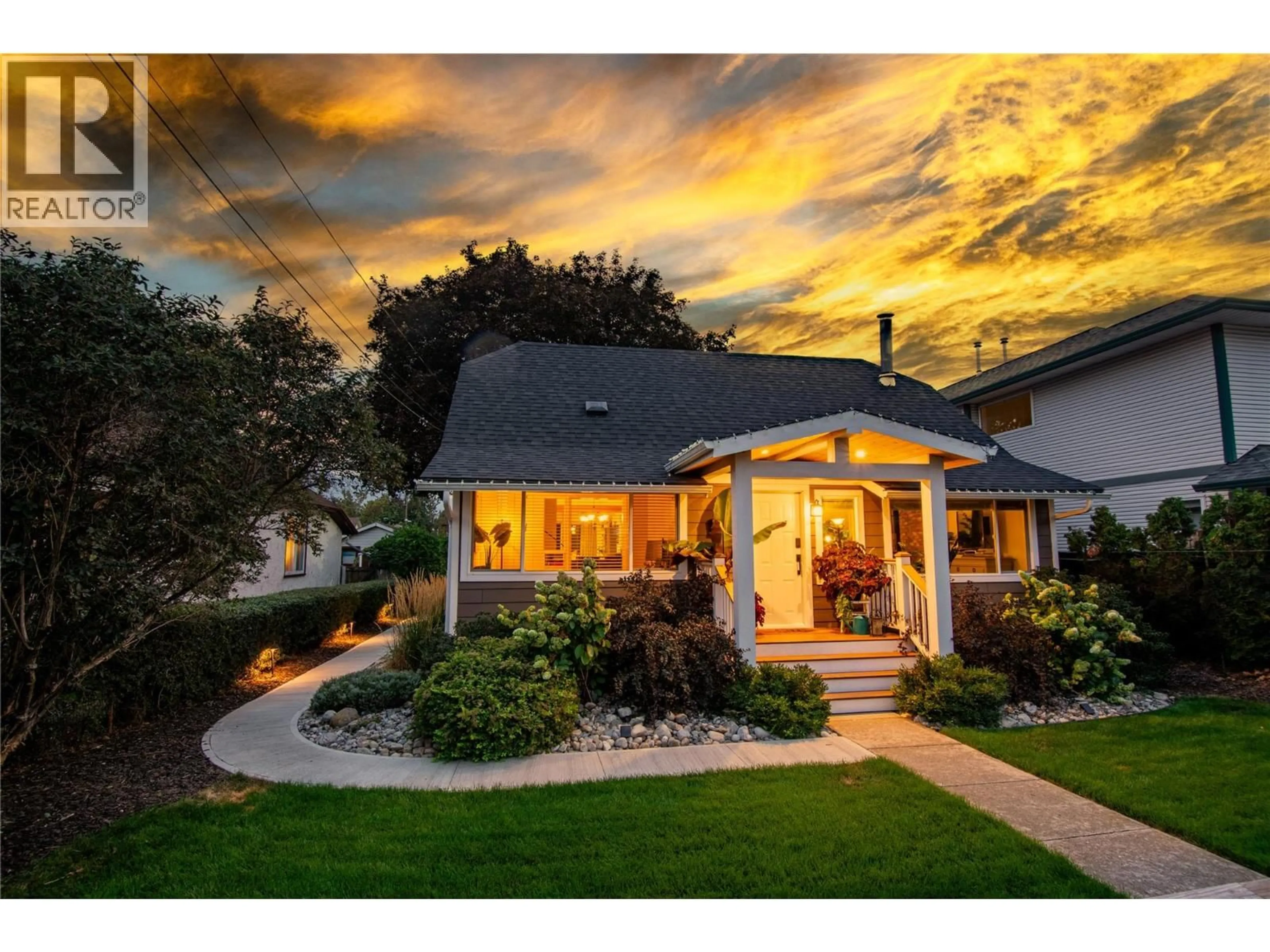 Unknown for 433 YOUNG STREET, Penticton British Columbia V2A5S9