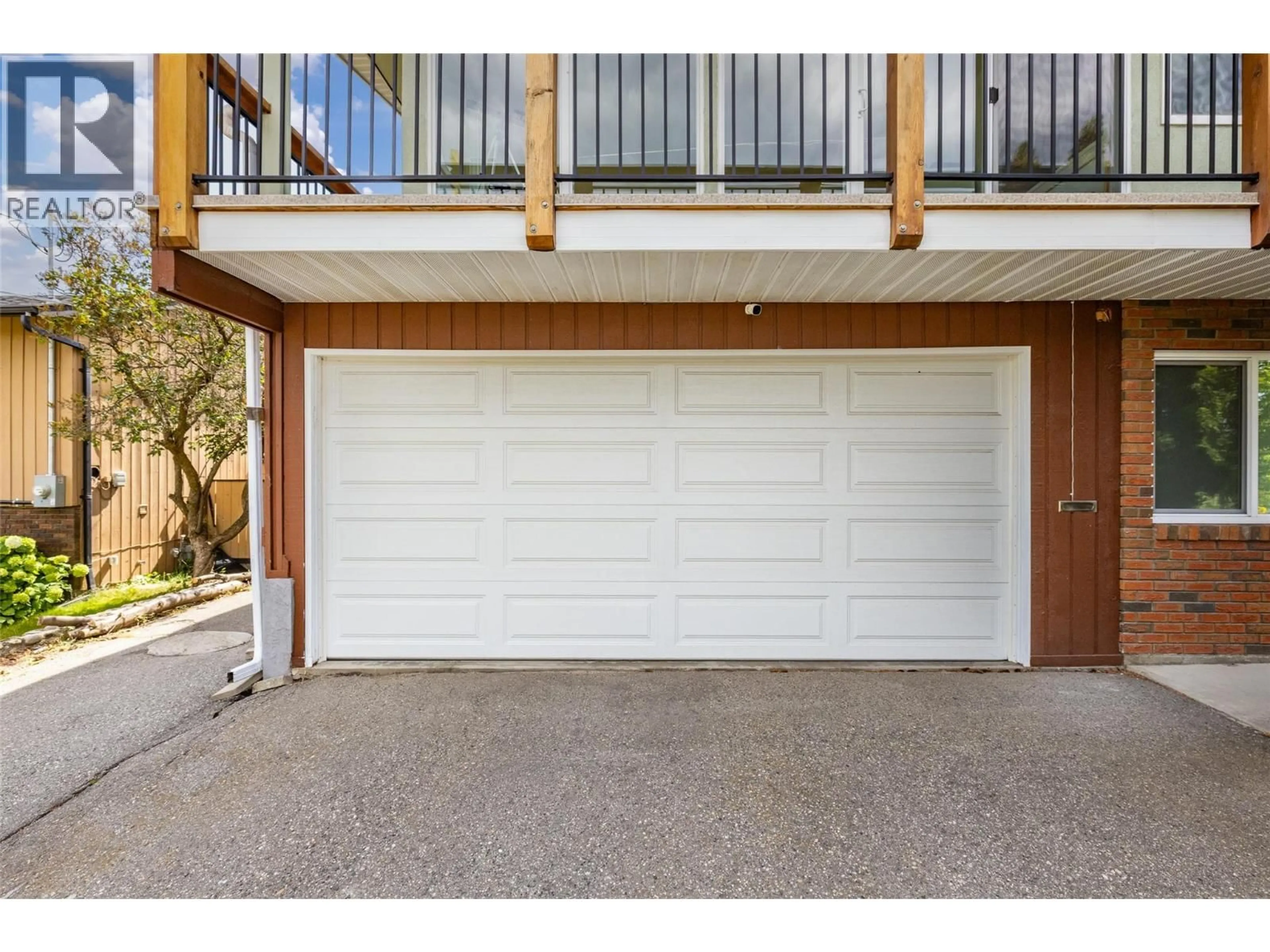 Indoor garage for 2415 COLLINGWOOD ROAD, West Kelowna British Columbia V1Z2C3