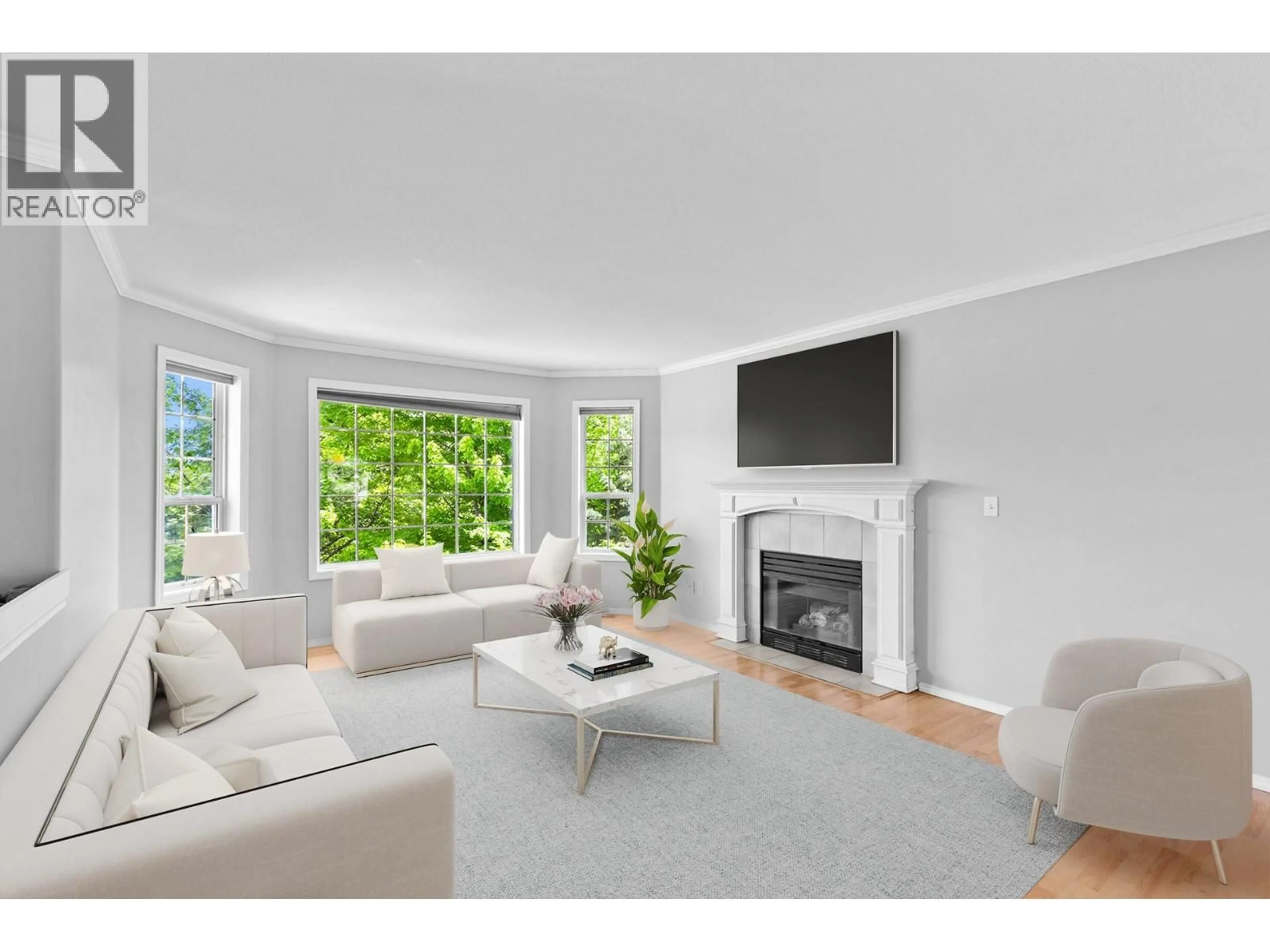 Living room with furniture, unknown for 125 APPLECREST COURT, Kelowna British Columbia V1V1W6