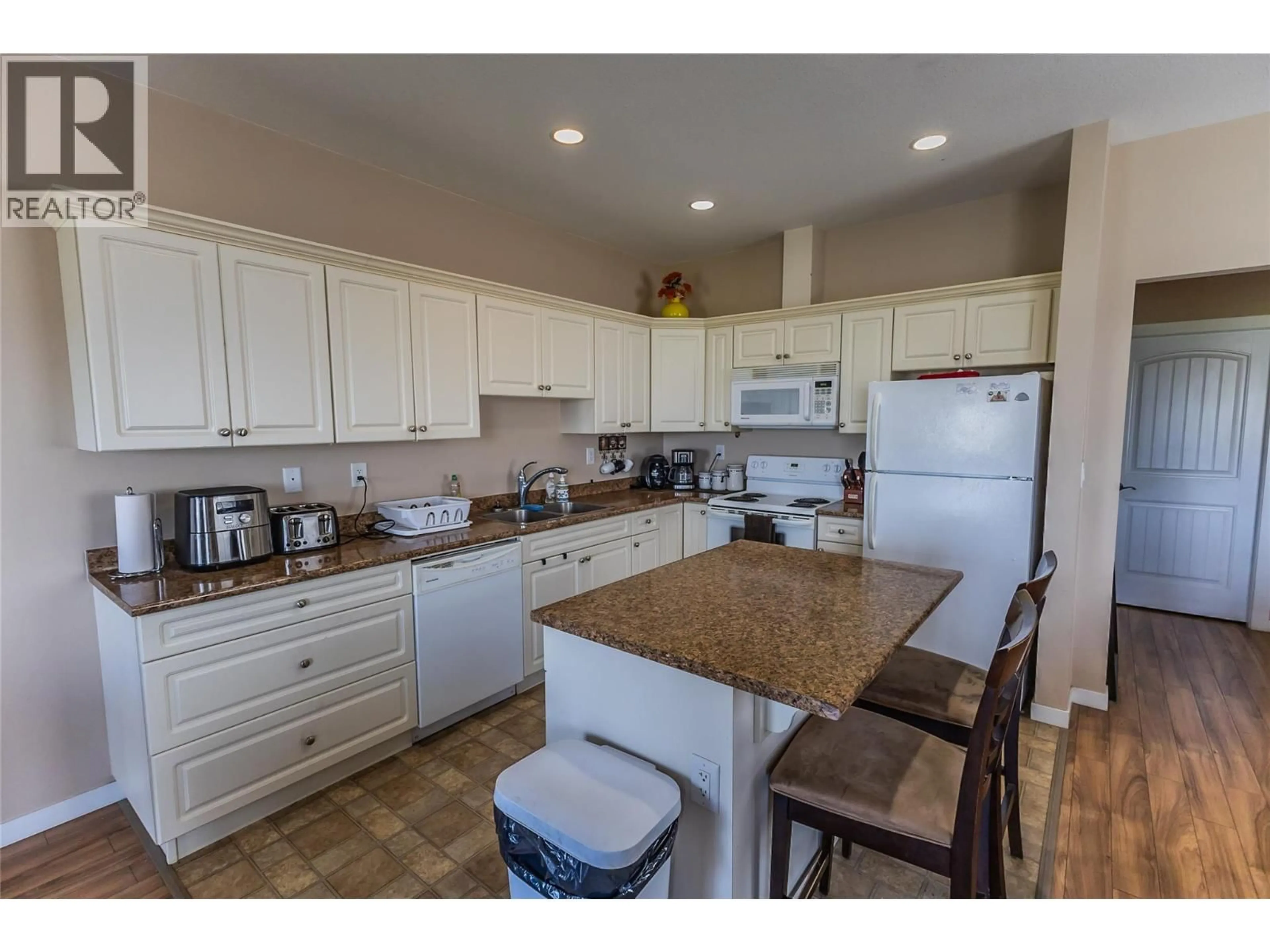 Standard kitchen, ceramic/tile floor for 1708 84 AVENUE, Dawson Creek British Columbia V1G3L5
