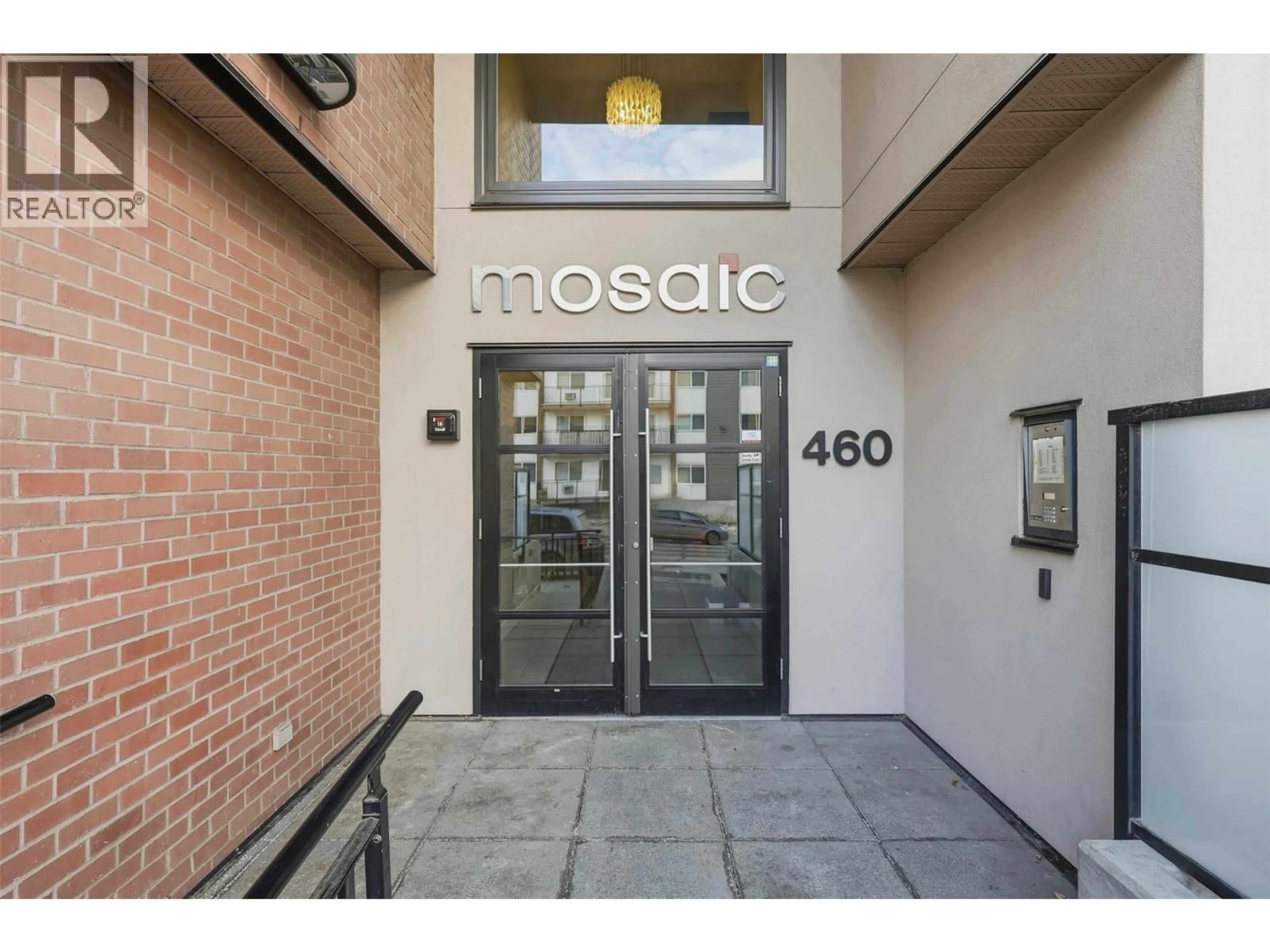 Indoor foyer for 404 - 460 5TH AVENUE, Kamloops British Columbia V2C5Y2