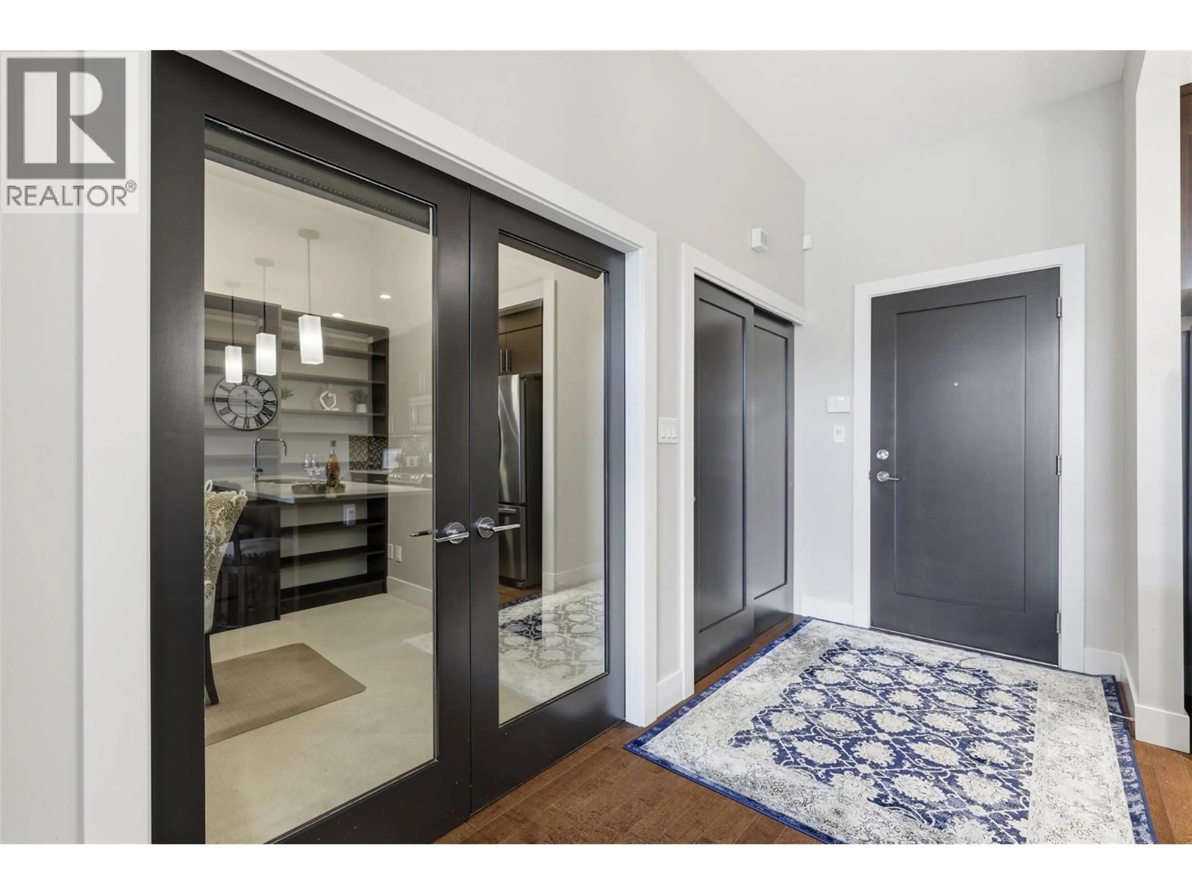 Indoor entryway for 404 - 460 5TH AVENUE, Kamloops British Columbia V2C5Y2